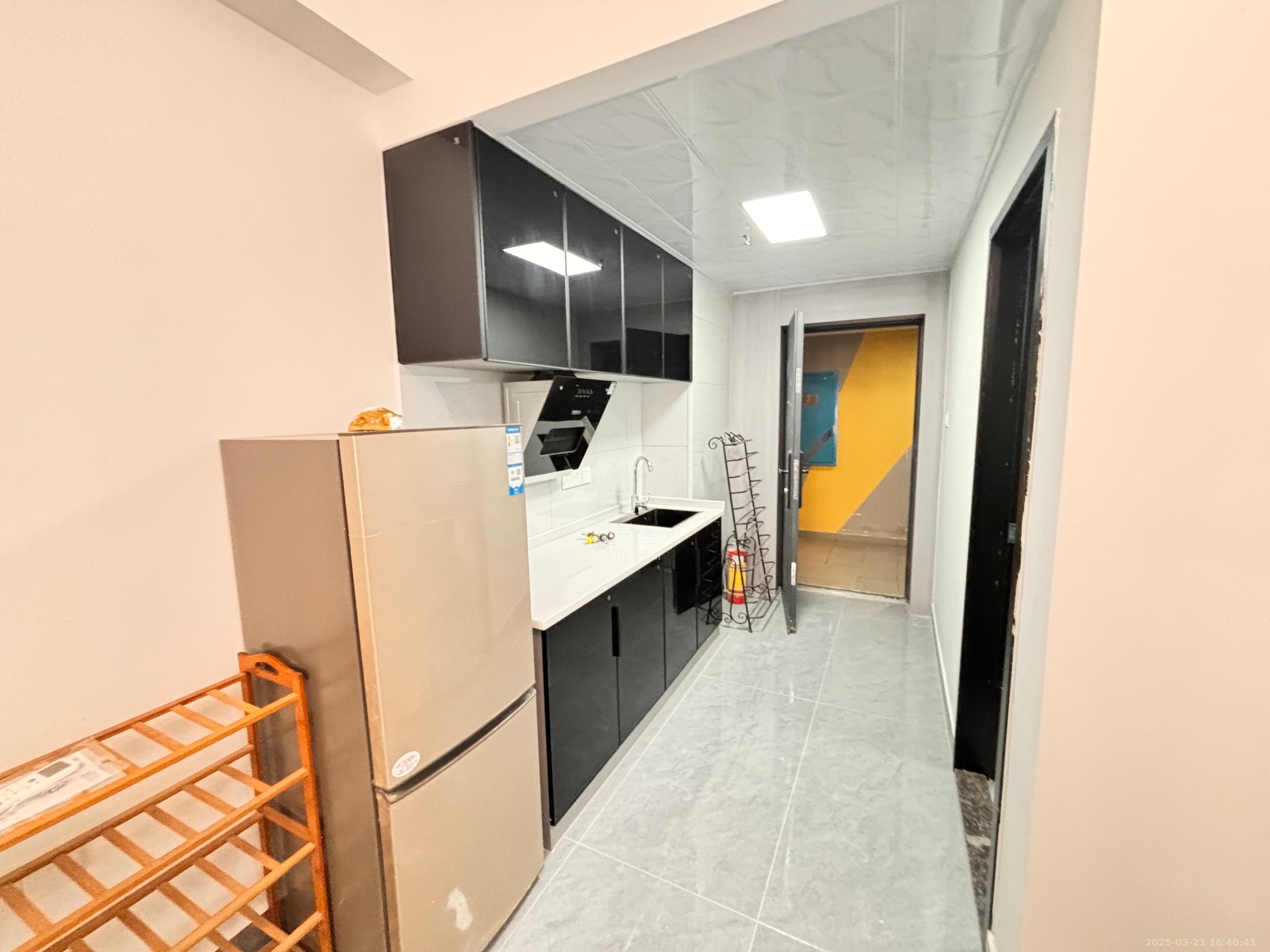 芙蓉万国城MOMA（卓越汇富苑）  1室1厅1卫    1680.0元/月室内图