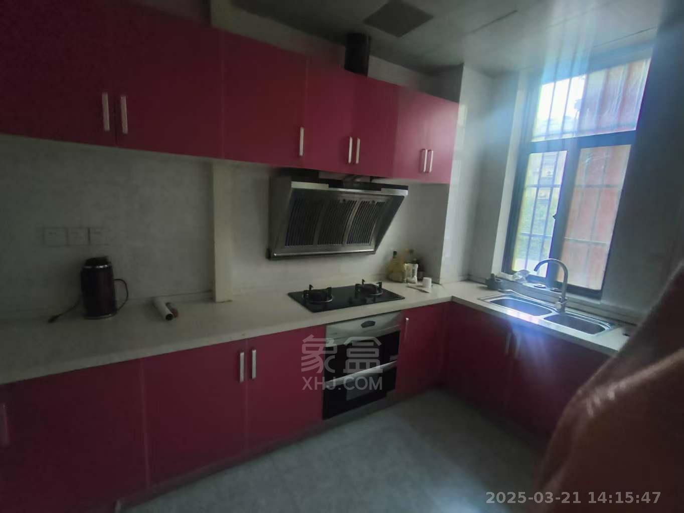 庐山恋 3室1厅1卫 1700.0元/月 庐山恋 3室1厅1卫 1700.0元/月室内图