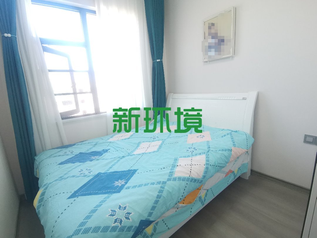 西溪凤凰城  4室2厅2卫   115.00万客厅