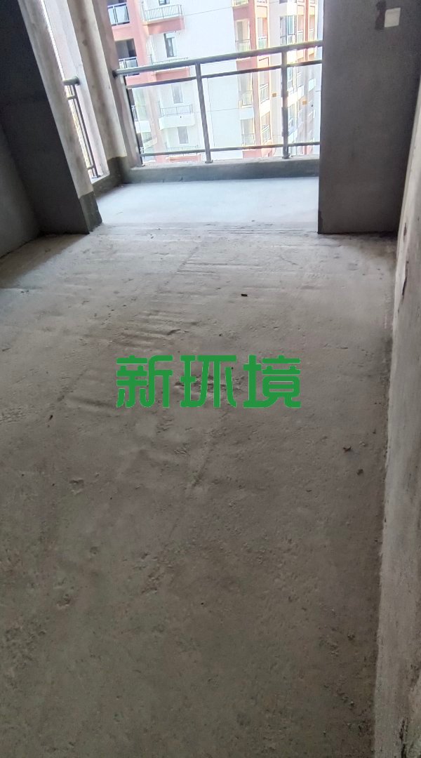 南门口安置小区  4室2厅2卫   100.00万客厅