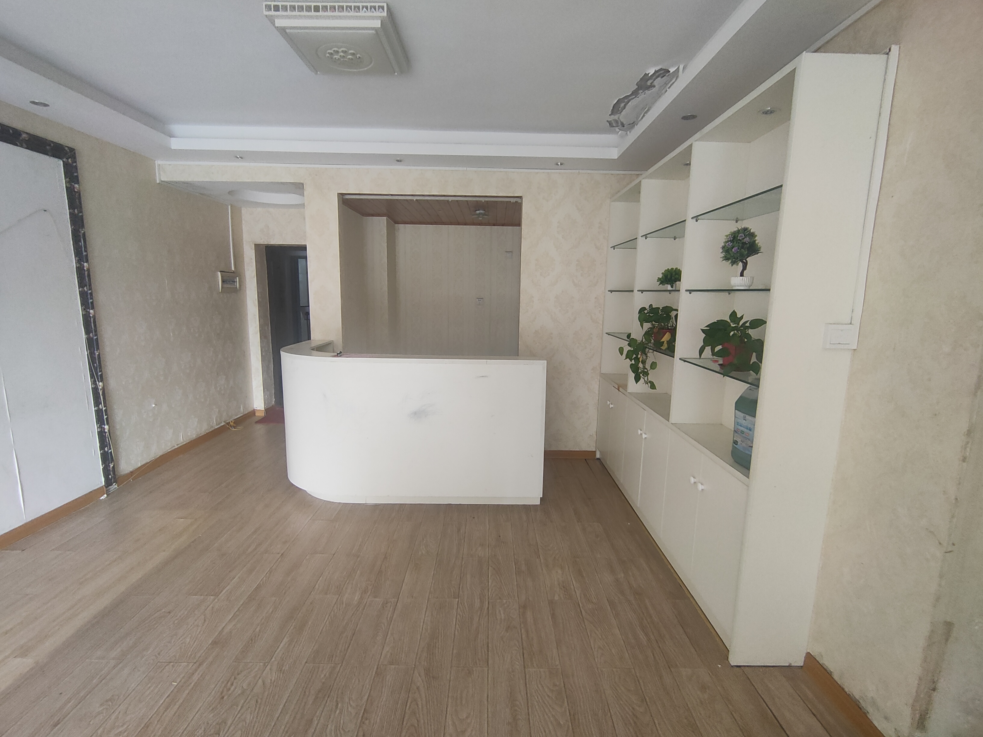 华荣府 2室1厅1卫 2500.0元/月 华荣府 2室1厅1卫 2500.0元/月室内图