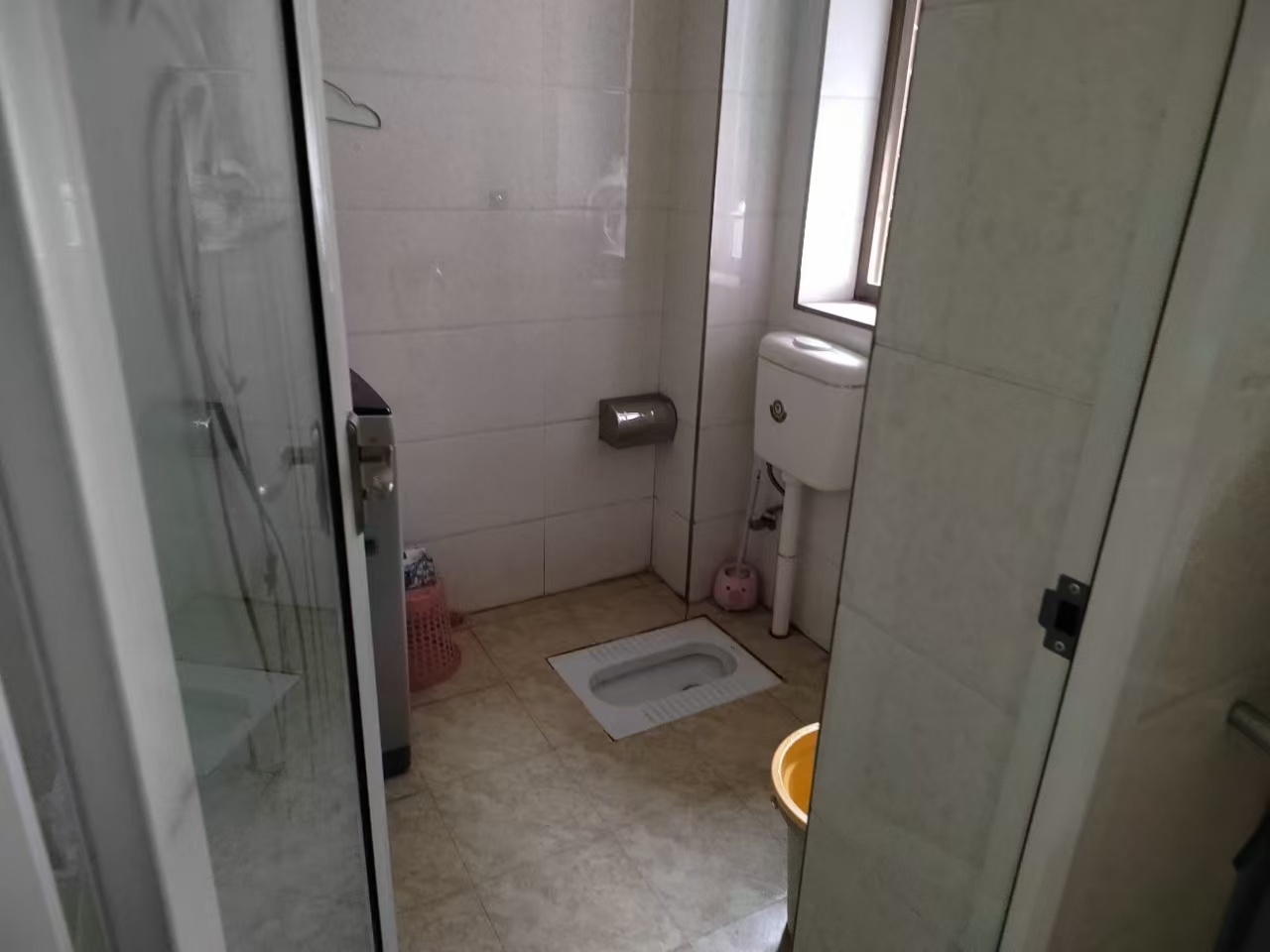 金塘小区  1室0厅1卫    800.0元/月 金塘小区  1室0厅1卫    800.0元/月室内图