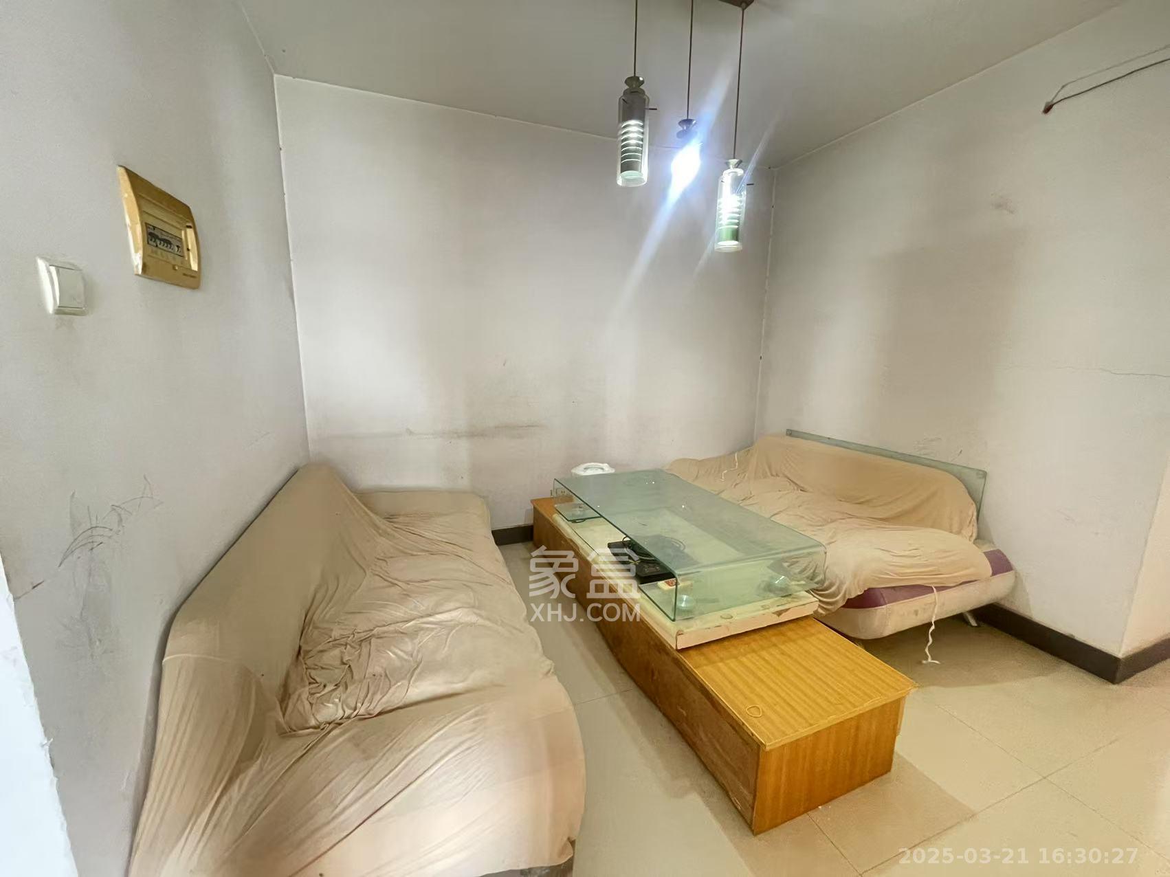 紫薇苑 2室2厅1卫 1800.0元/月 紫薇苑 2室2厅1卫 1800.0元/月室内图