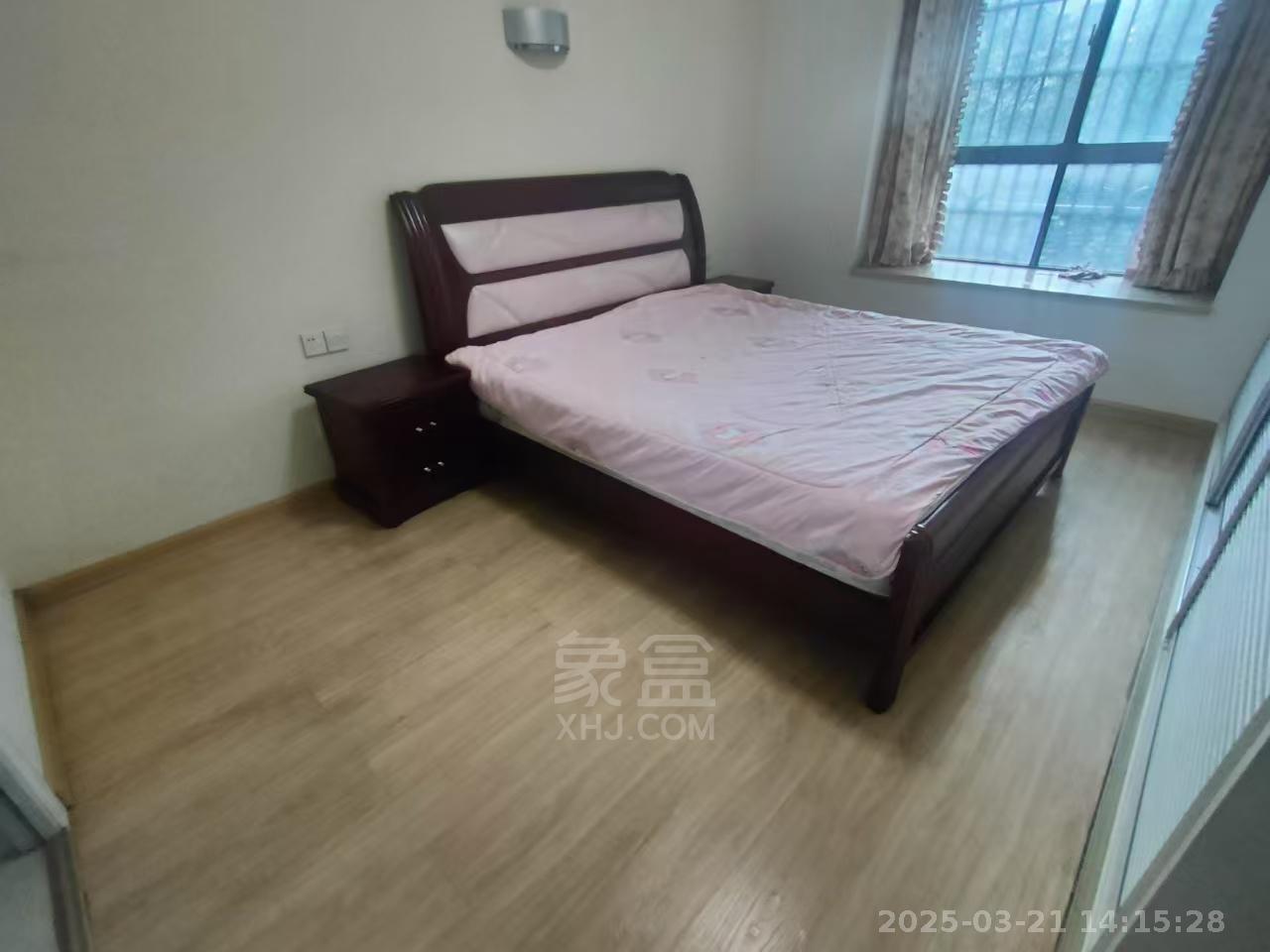 庐山恋 3室1厅1卫 1700.0元/月 庐山恋 3室1厅1卫 1700.0元/月室内图