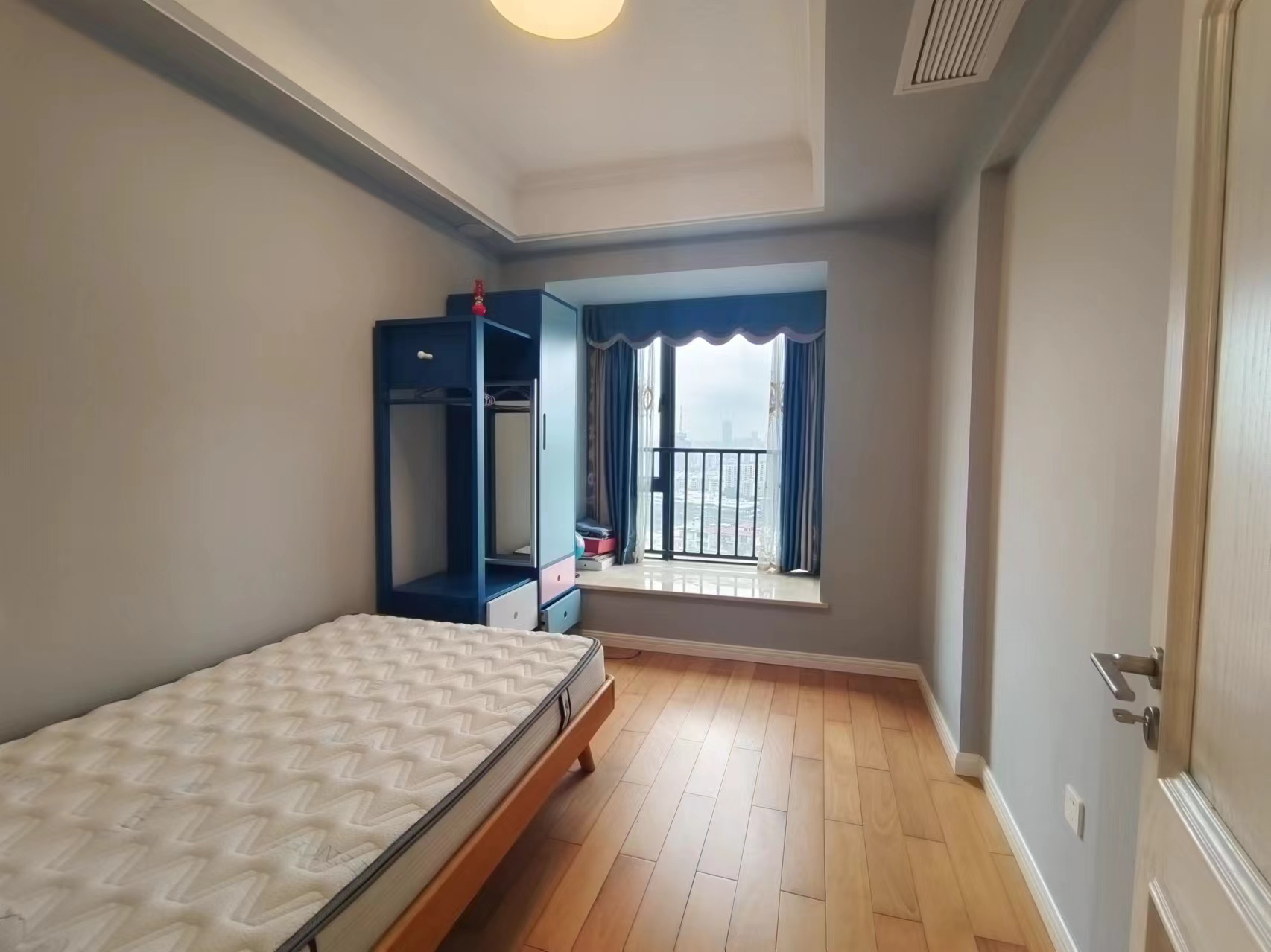 四季华庭-阳光华府 4室2厅2卫 270.0万 四季华庭-阳光华府 4室2厅2卫 270.0万室内图