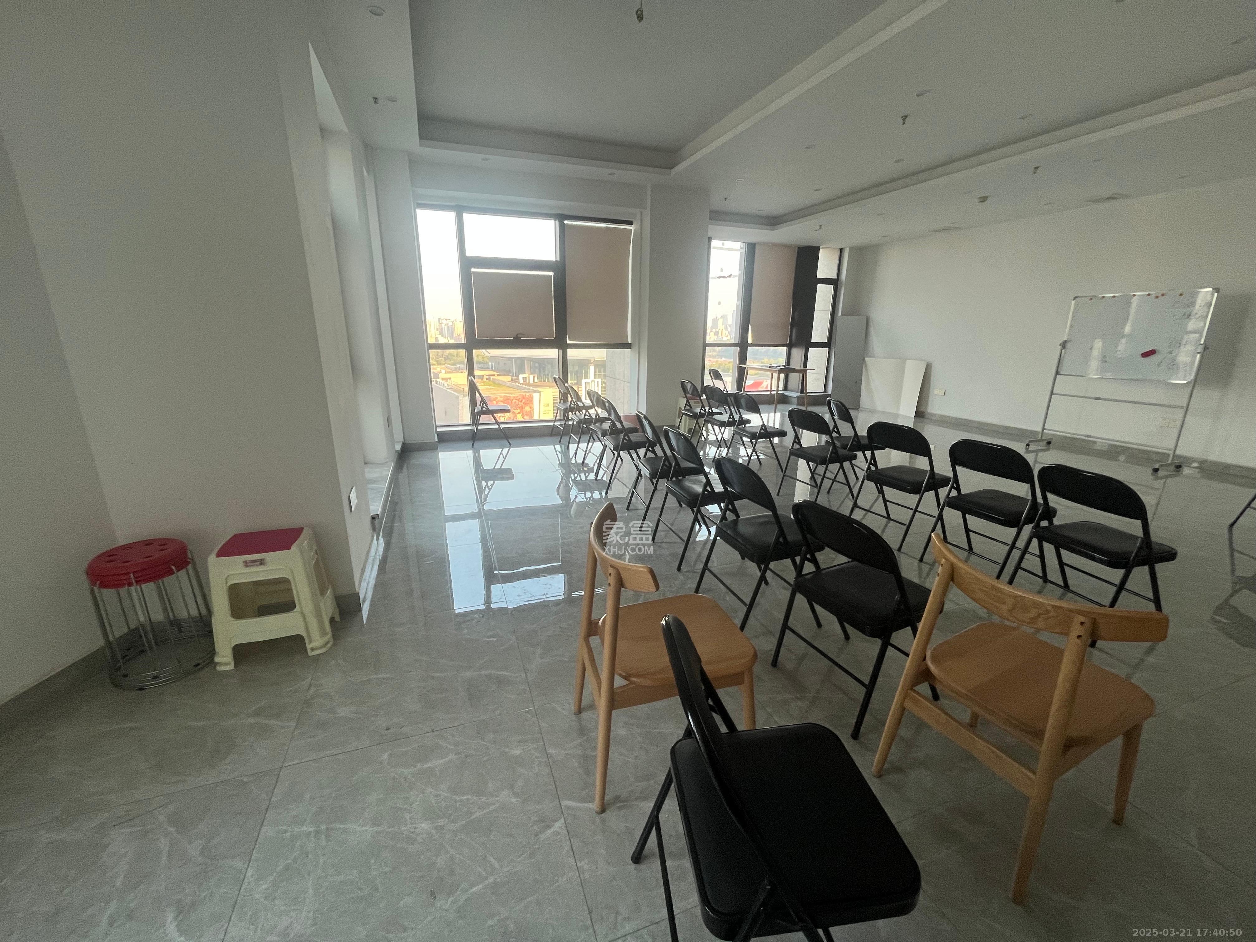 公园9号大都会 1室1厅1卫 4000.0元/月 公园9号大都会 1室1厅1卫 4000.0元/月室内图