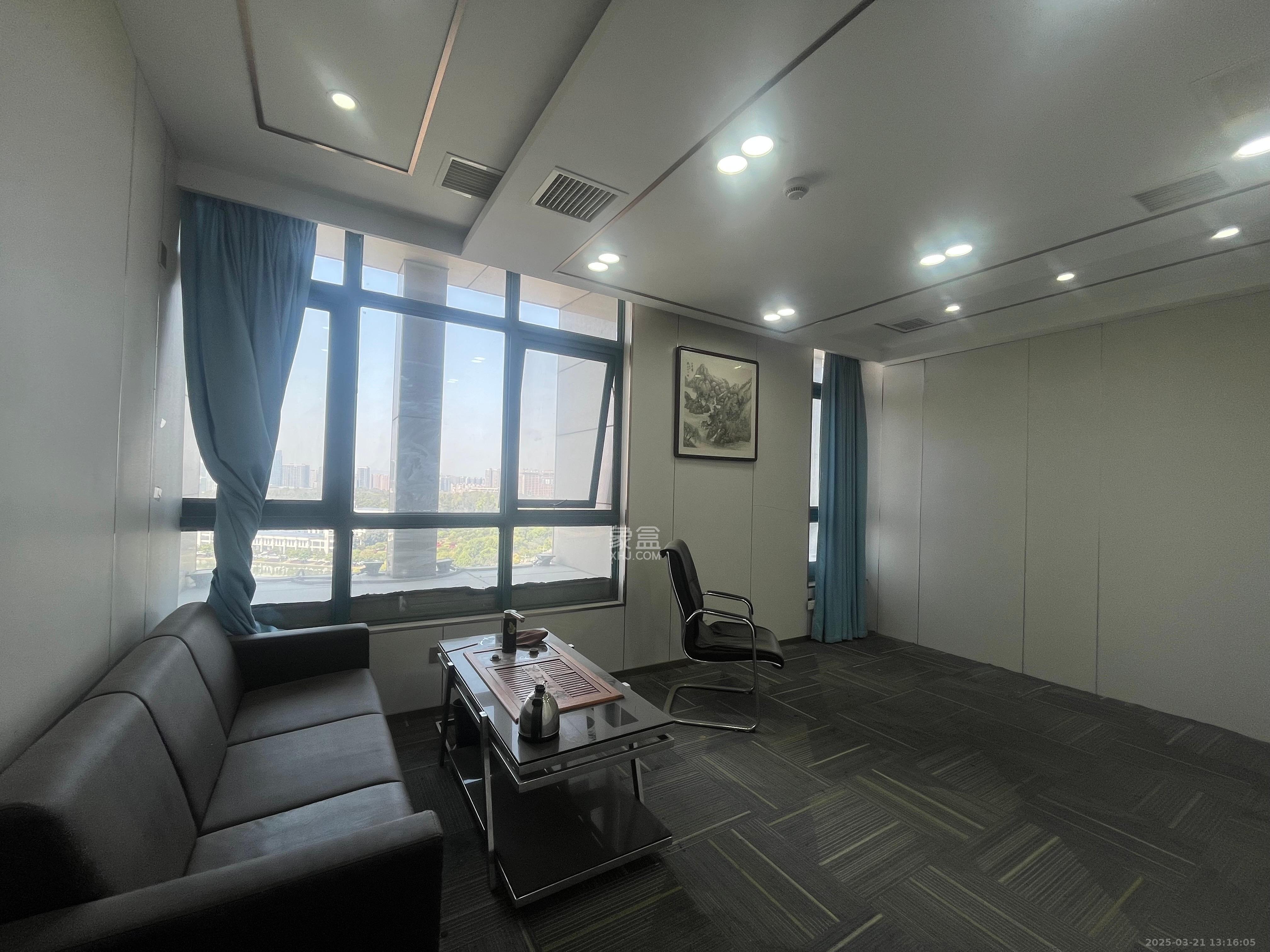 星城荣域   330.0㎡      12000.0元/月室内图