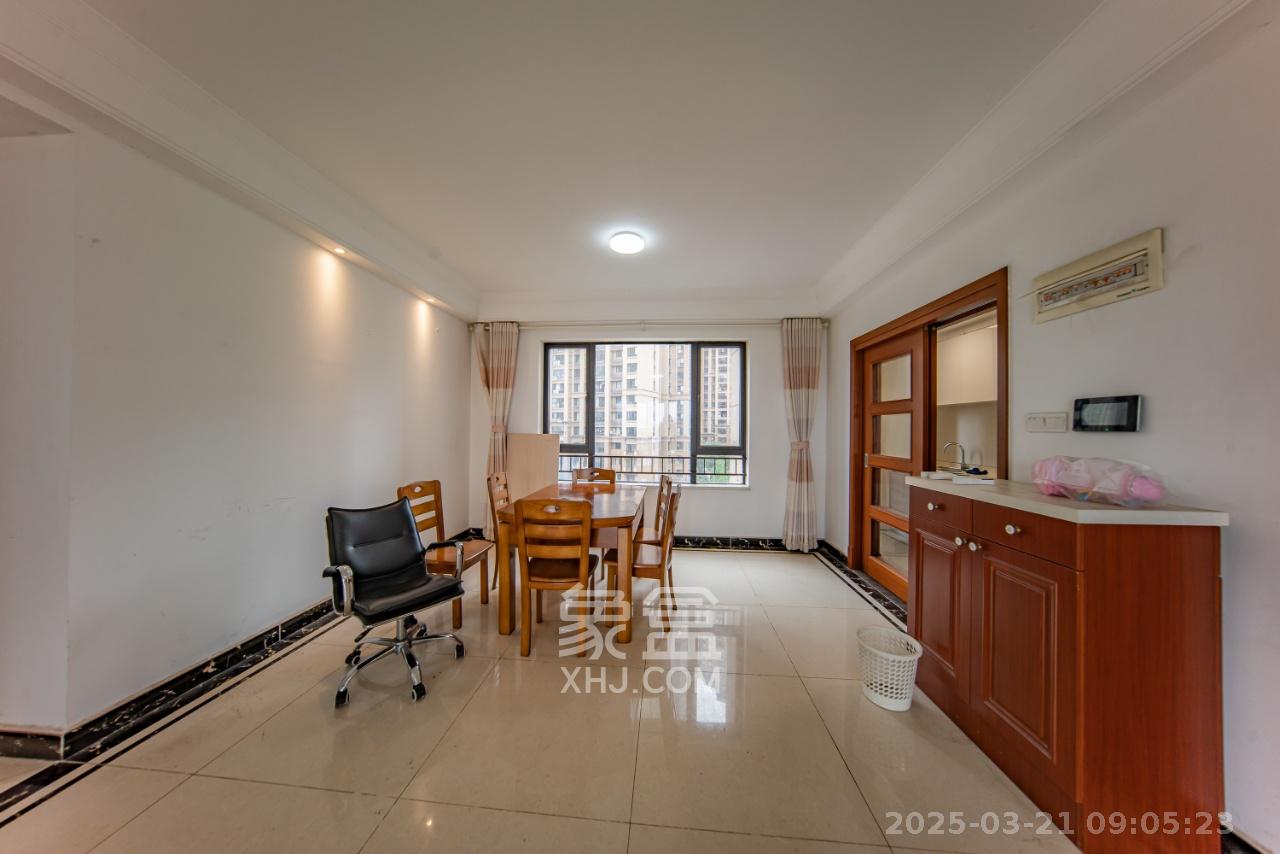 中海国际五期  4室2厅1卫    3000.0元/月 中海国际五期  4室2厅1卫    3000.0元/月室内图