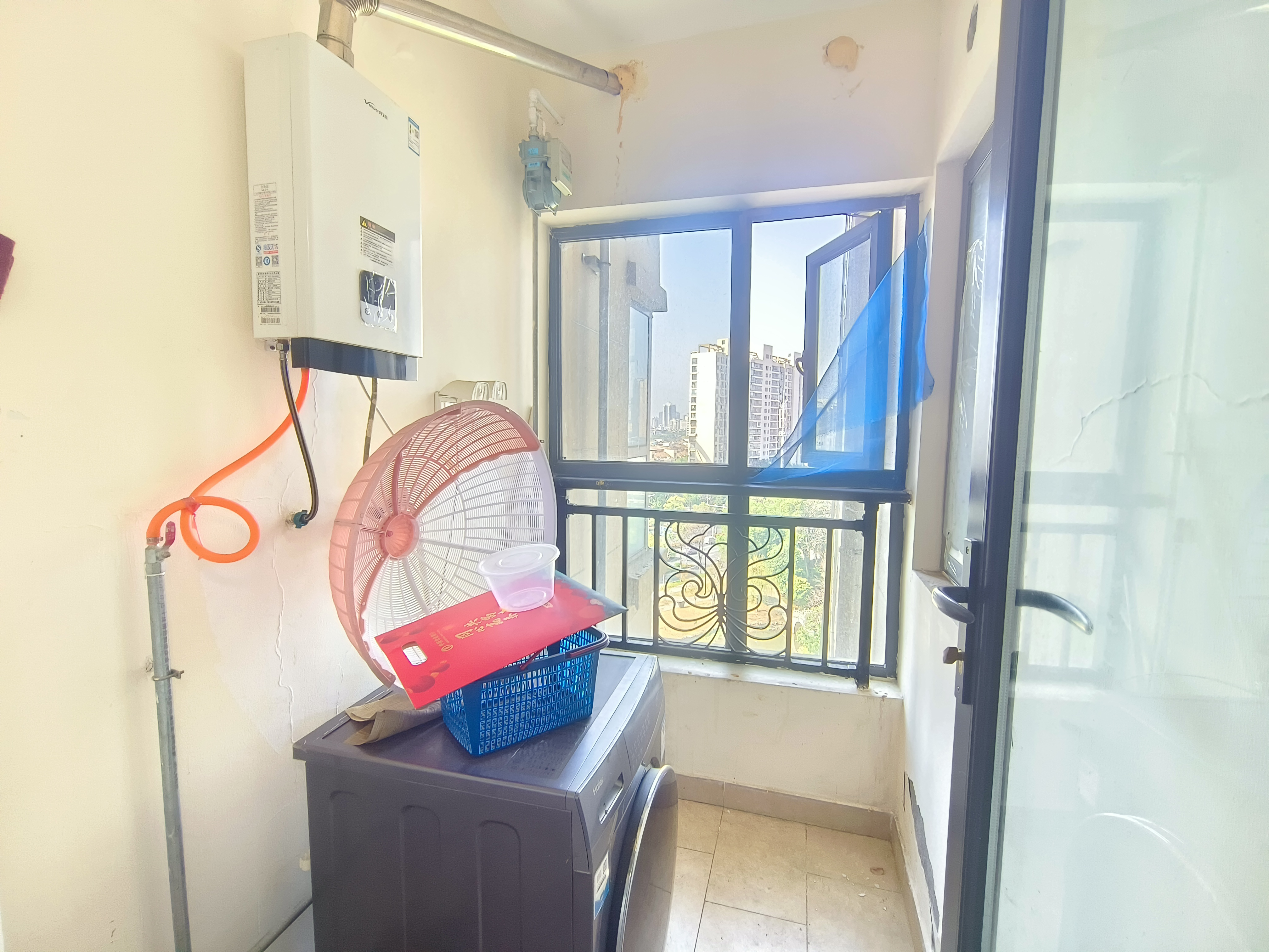 恒大华府 3室2厅1卫 1500.0元/月 恒大华府 3室2厅1卫 1500.0元/月室内图