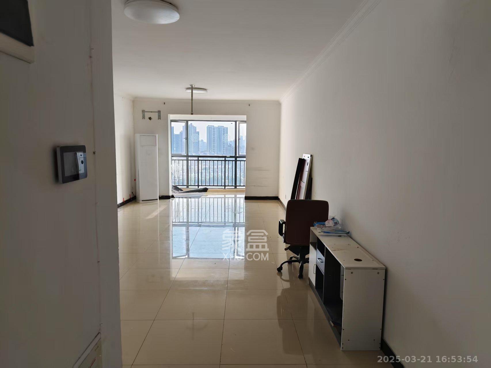 兴旺双铁城  3室2厅1卫    3000.0元/月 兴旺双铁城  3室2厅1卫    3000.0元/月室内图