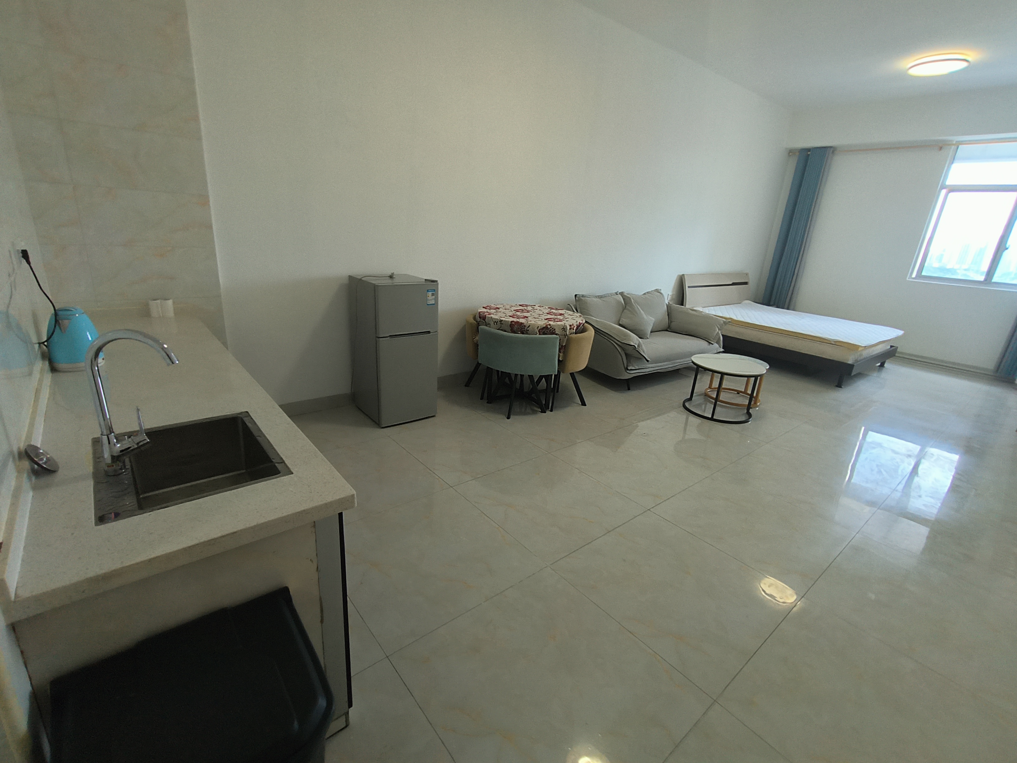 华南城市广场  1室1厅1卫    1600.0元/月 华南城市广场  1室1厅1卫    1600.0元/月室内图