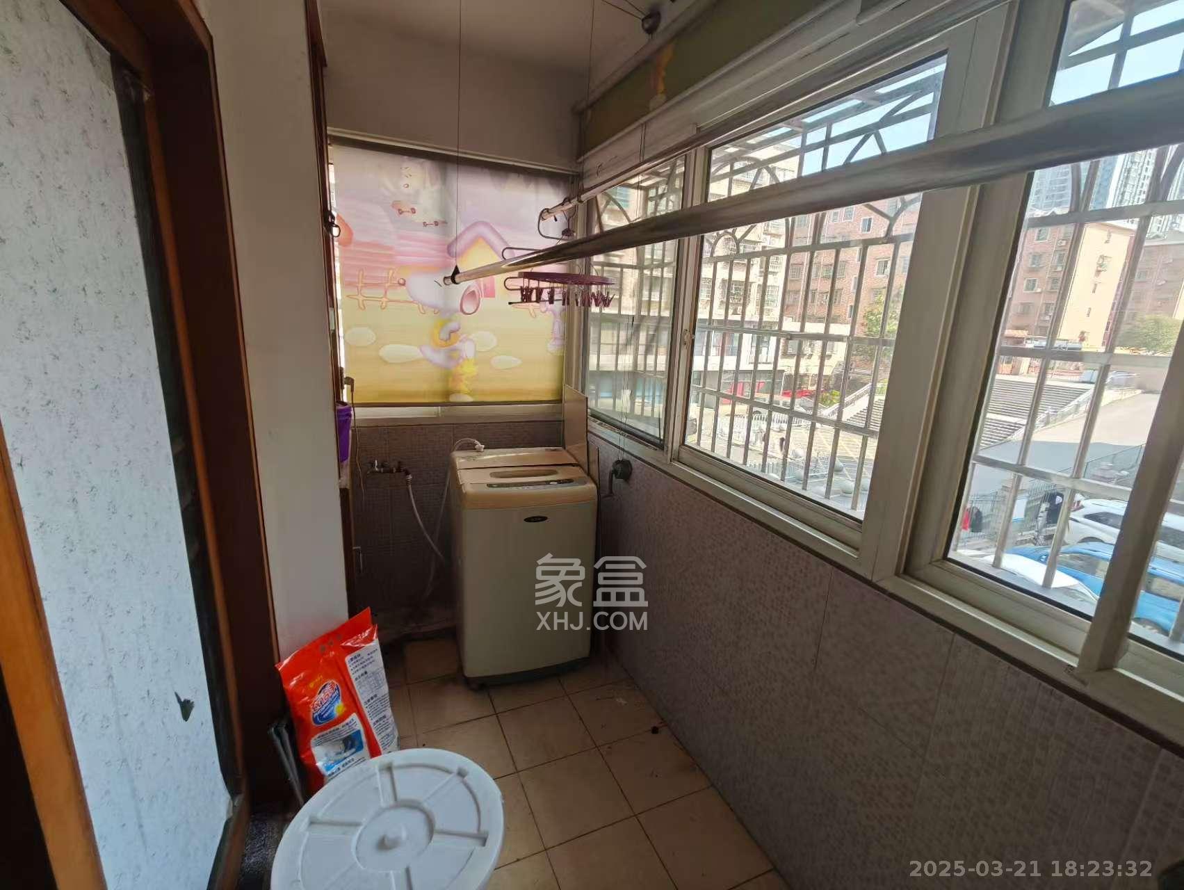 星兴佳园  3室2厅2卫   1700.00元/月室内图