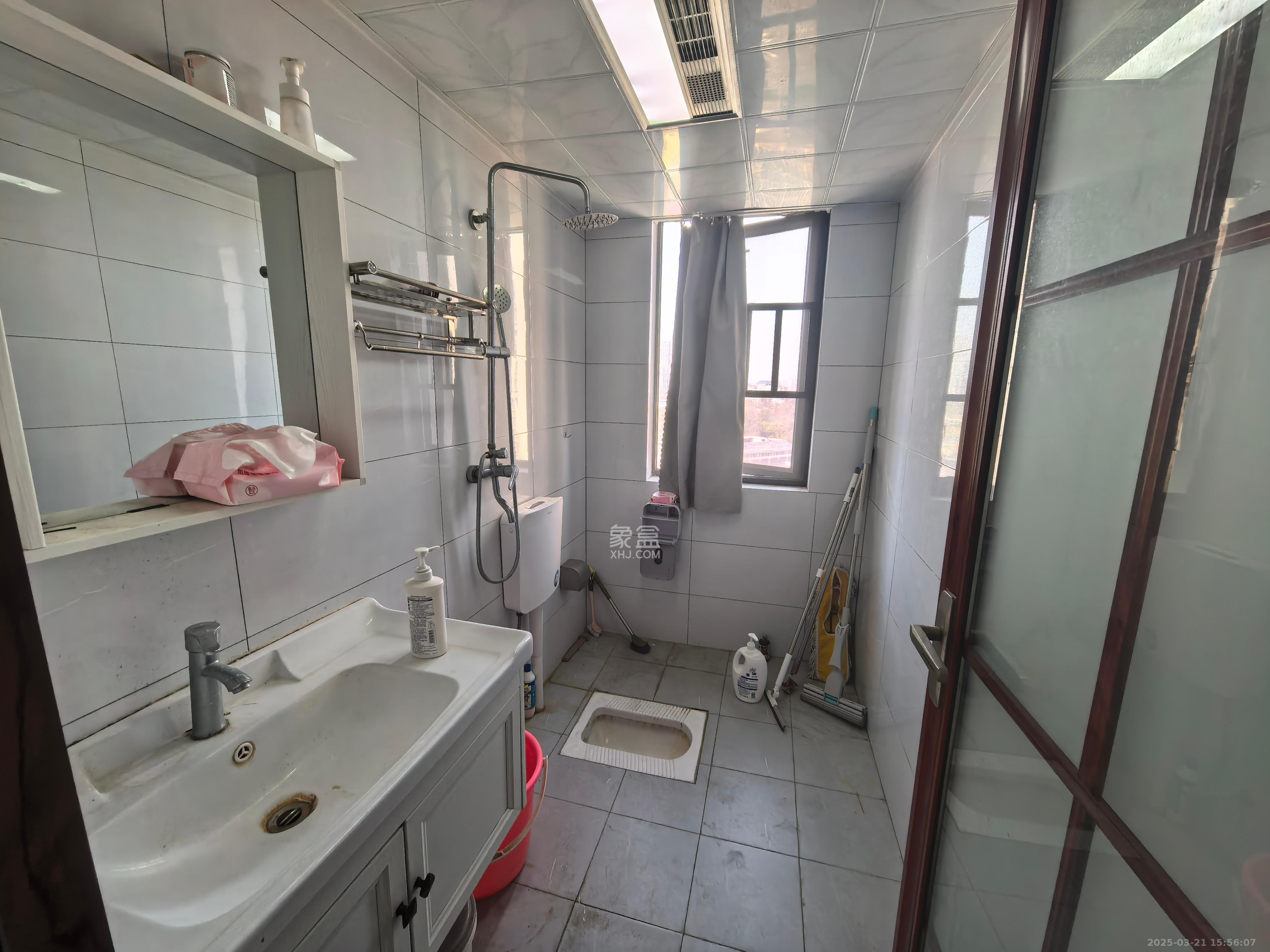 旭辉御府  3室2厅2卫   2600.00元/月室内图