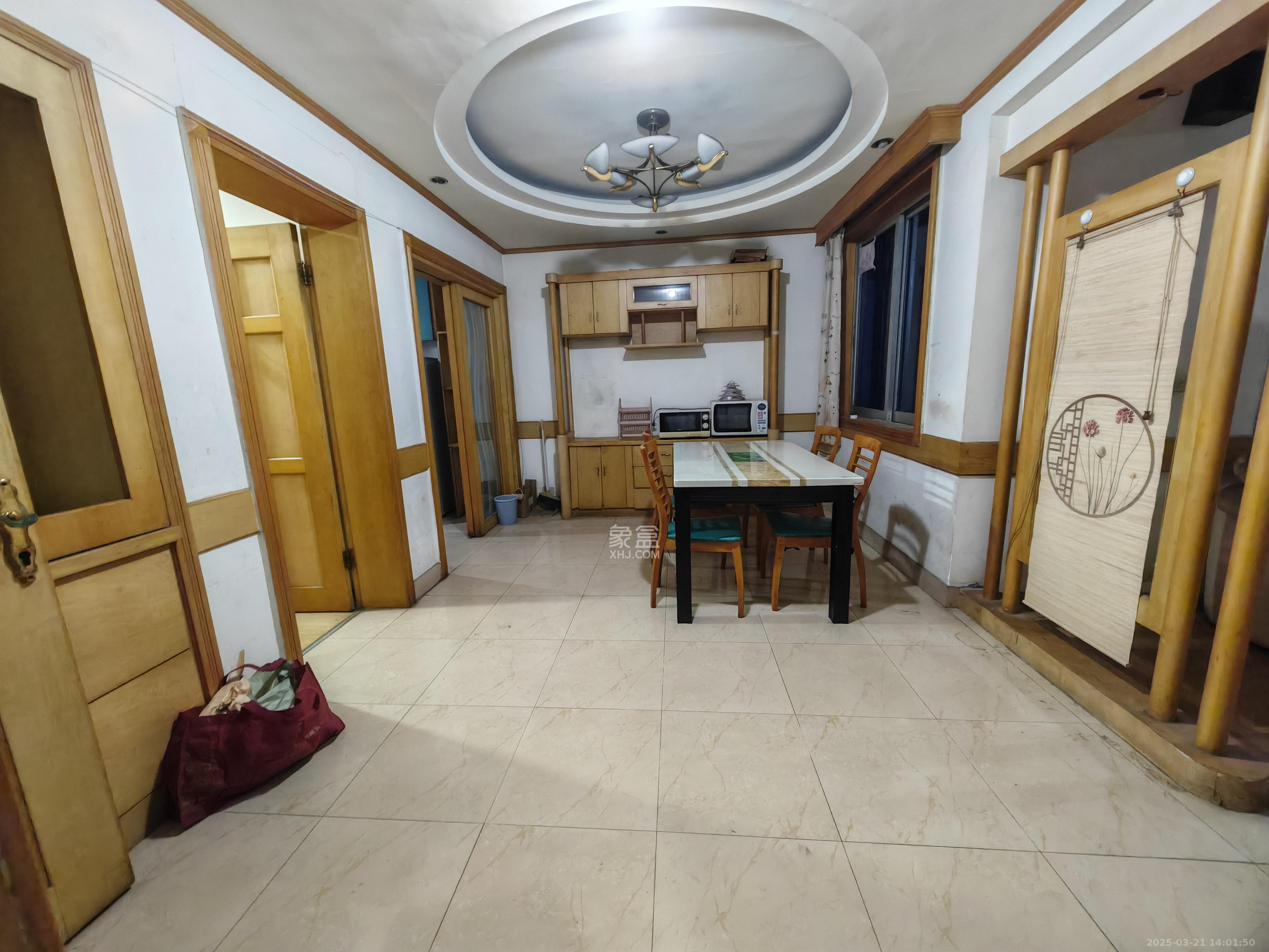 红旗雅居 3室2厅2卫 1700.0元/月 红旗雅居 3室2厅2卫 1700.0元/月室内图