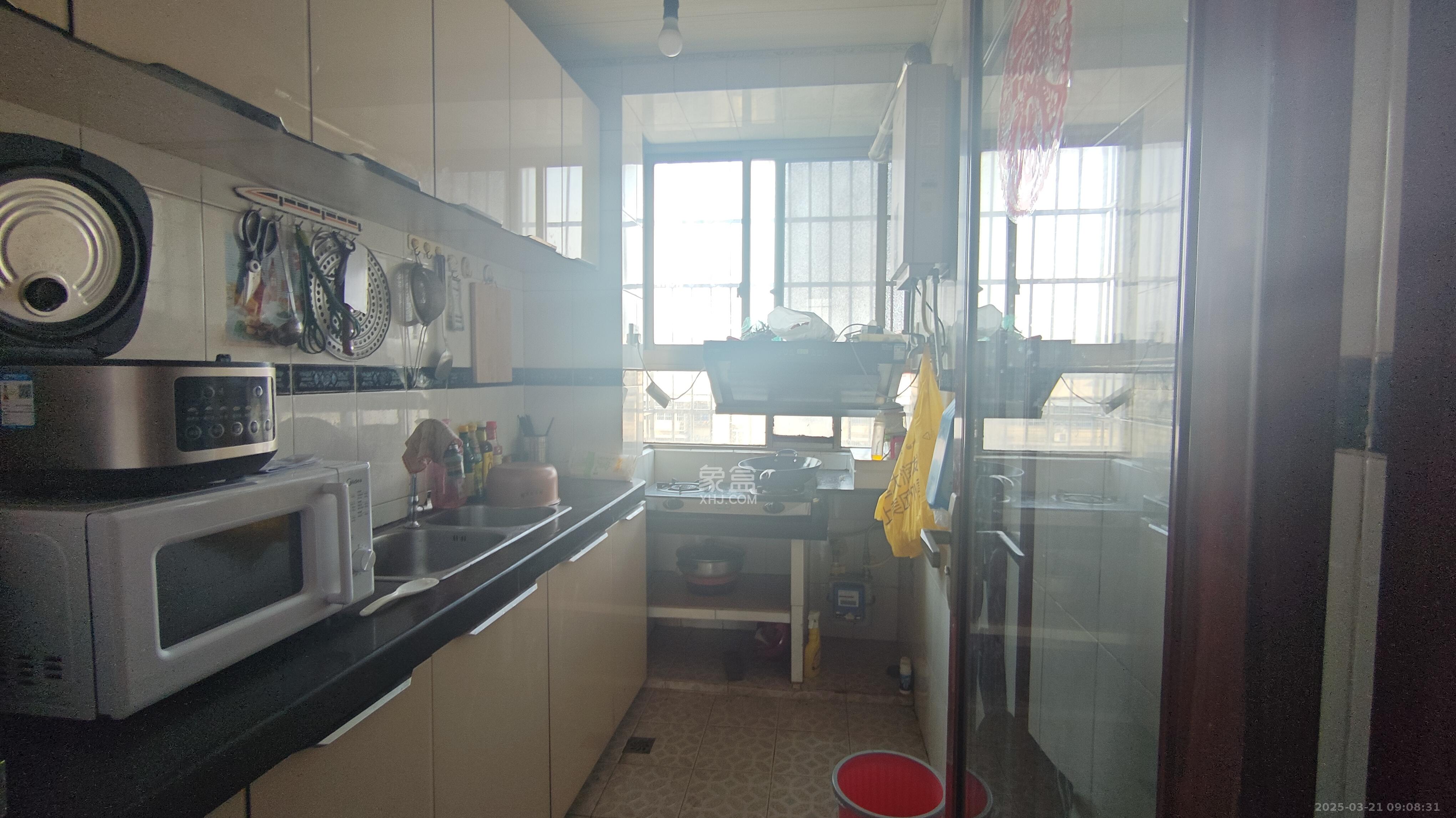 中建五局信和苑三区  2室1厅1卫   1200.00元/月室内图