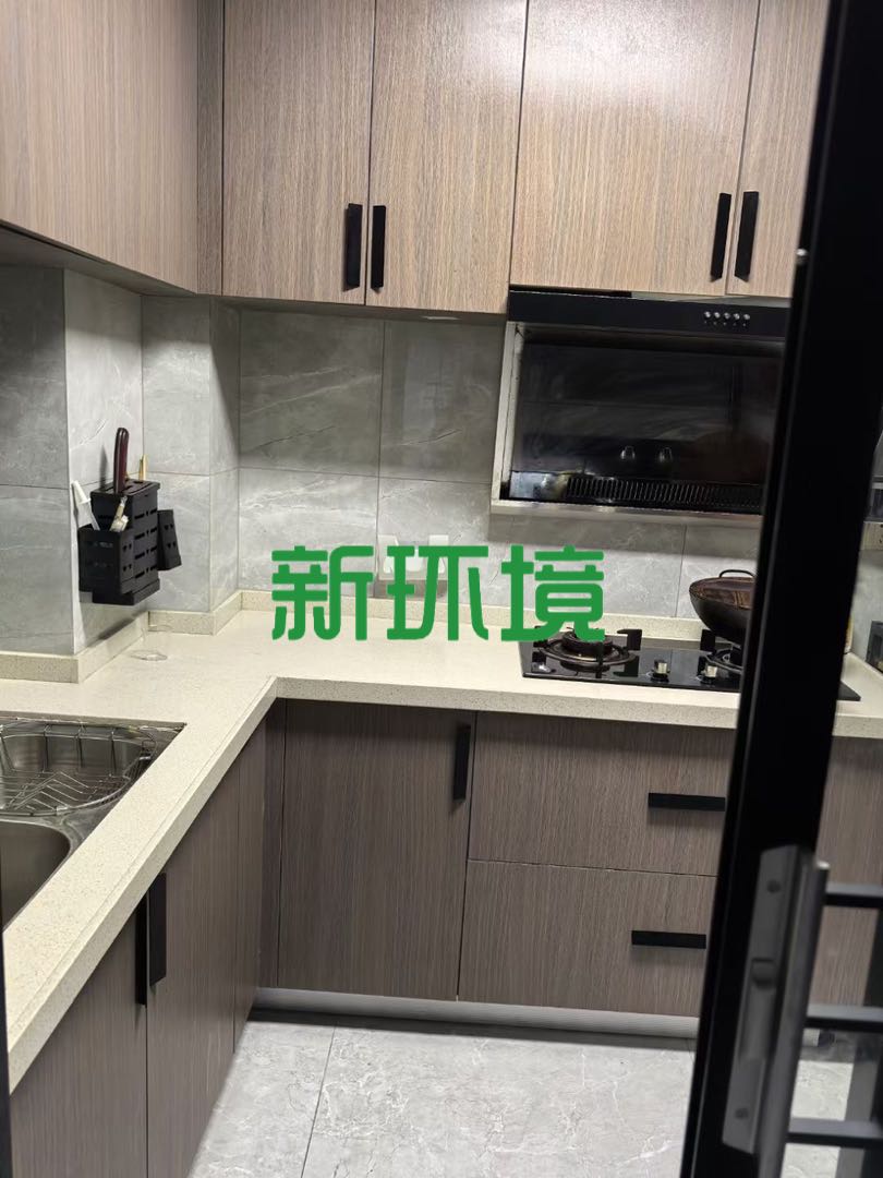 天门中央广场 3室2厅2卫 2600.0元/月 天门中央广场 3室2厅2卫 2600.0元/月室内图