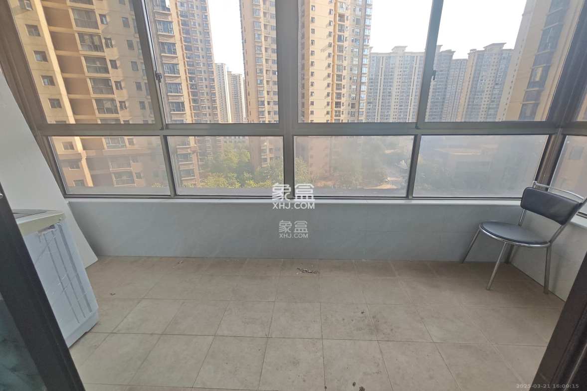 江山帝景哈佛  3室2厅1卫    2200.0元/月 江山帝景哈佛  3室2厅1卫    2200.0元/月室内图