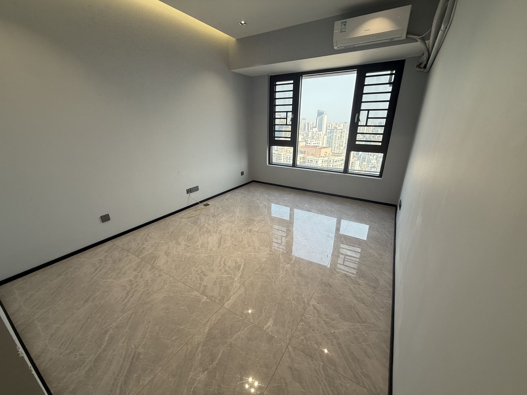 华润中心 2室2厅1卫 195.0万 华润中心 2室2厅1卫 195.0万室内图