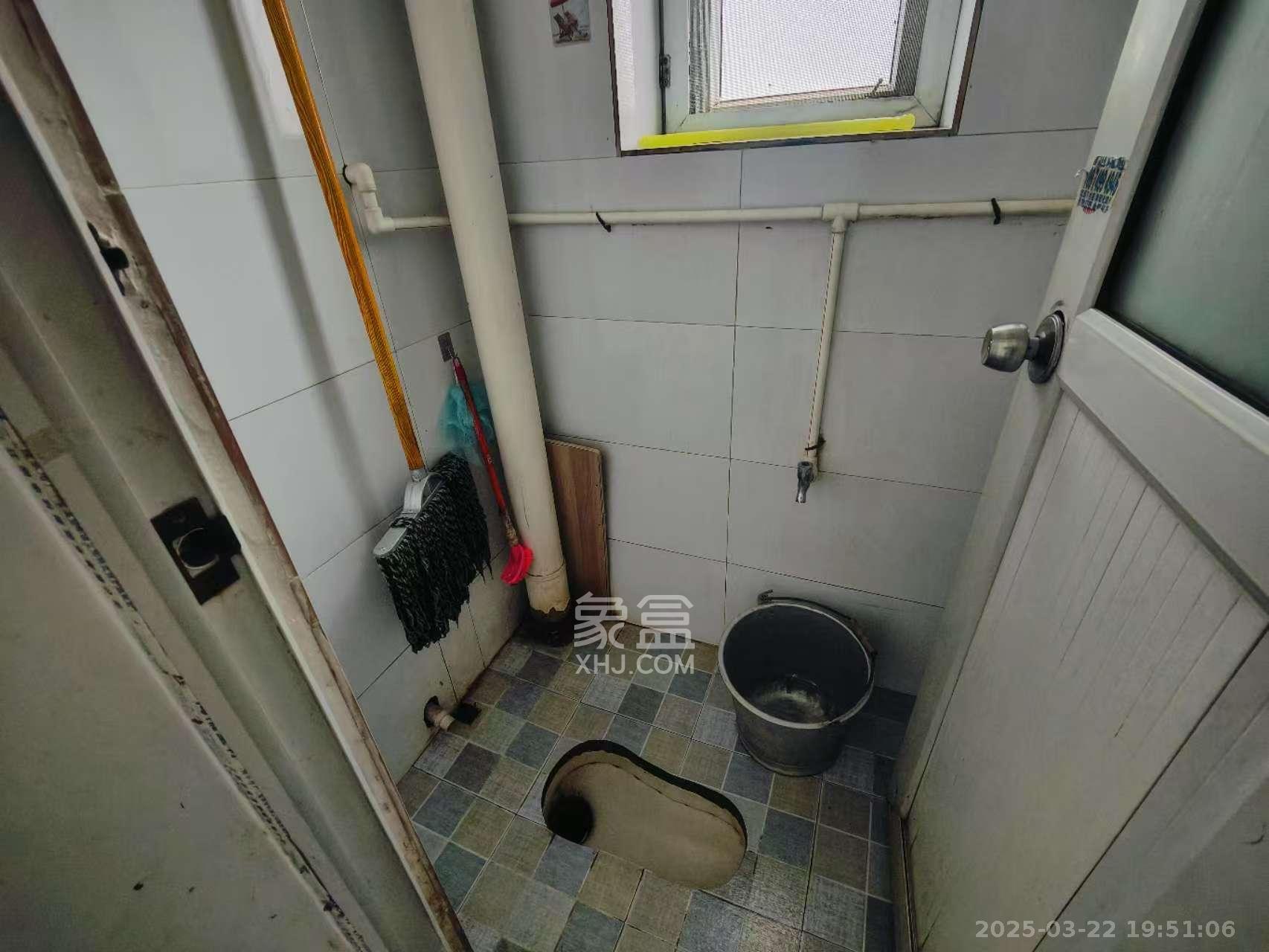 富雅坪社区（红墙巷）  3室2厅1卫   1900.00元/月室内图