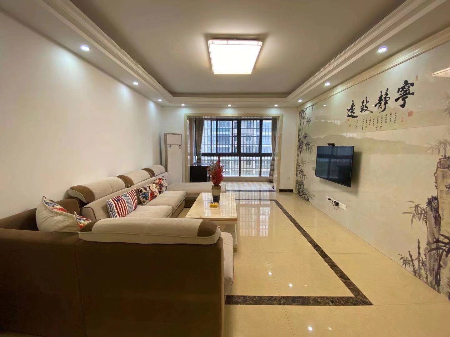 明兴翰苑一期  3室2厅2卫   2380.00元/月