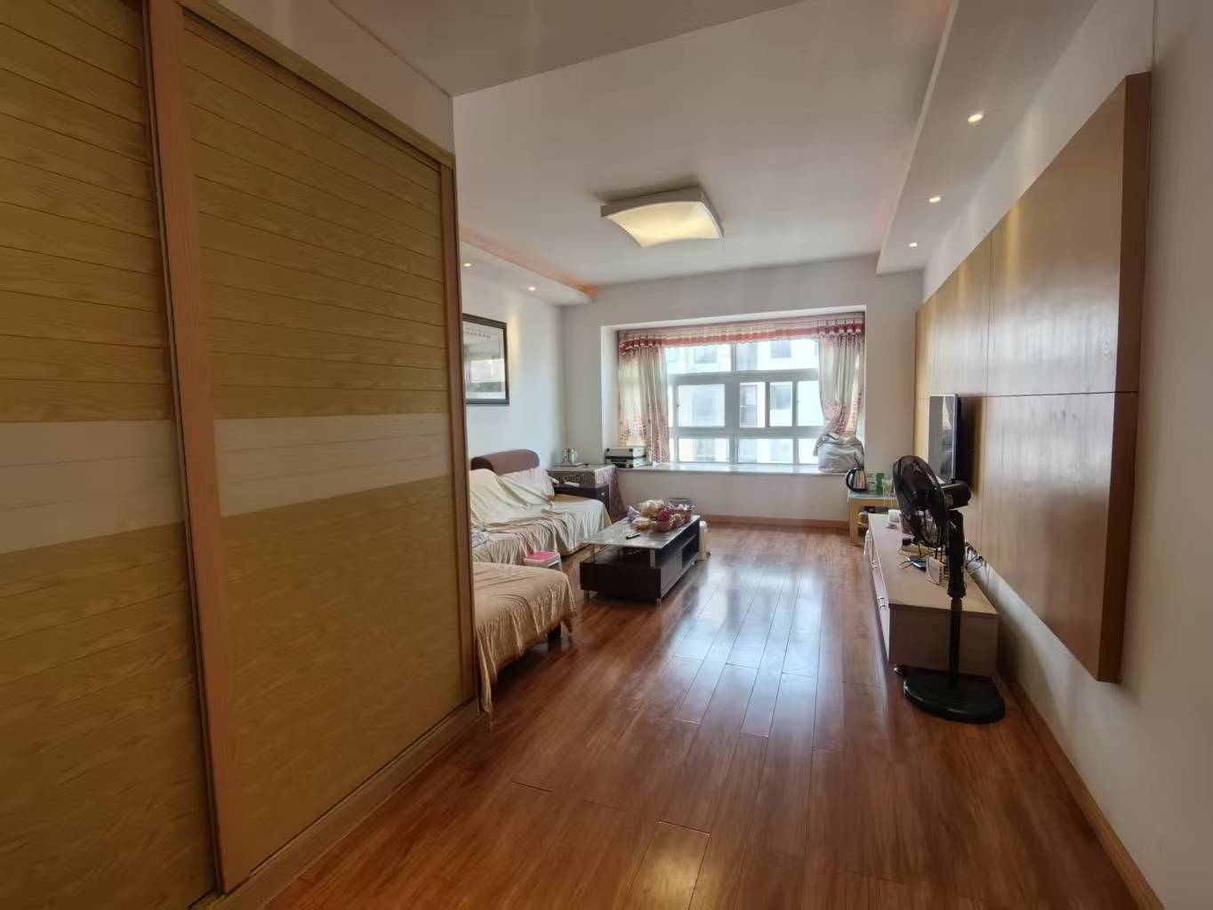 御景东方  3室2厅2卫   62.00万