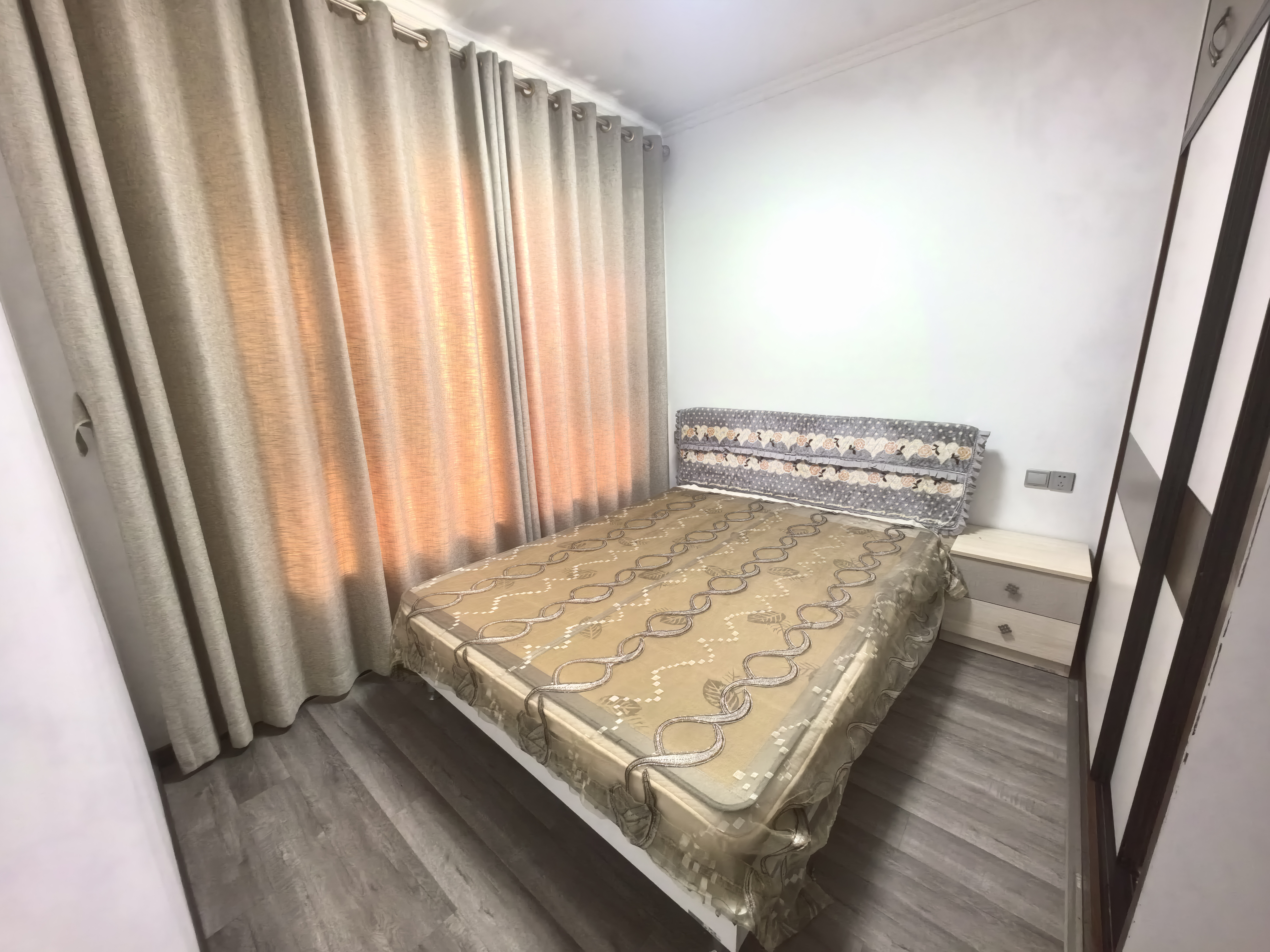 凯风珑城 4室2厅2卫 75.0万 凯风珑城 4室2厅2卫 75.0万室内图