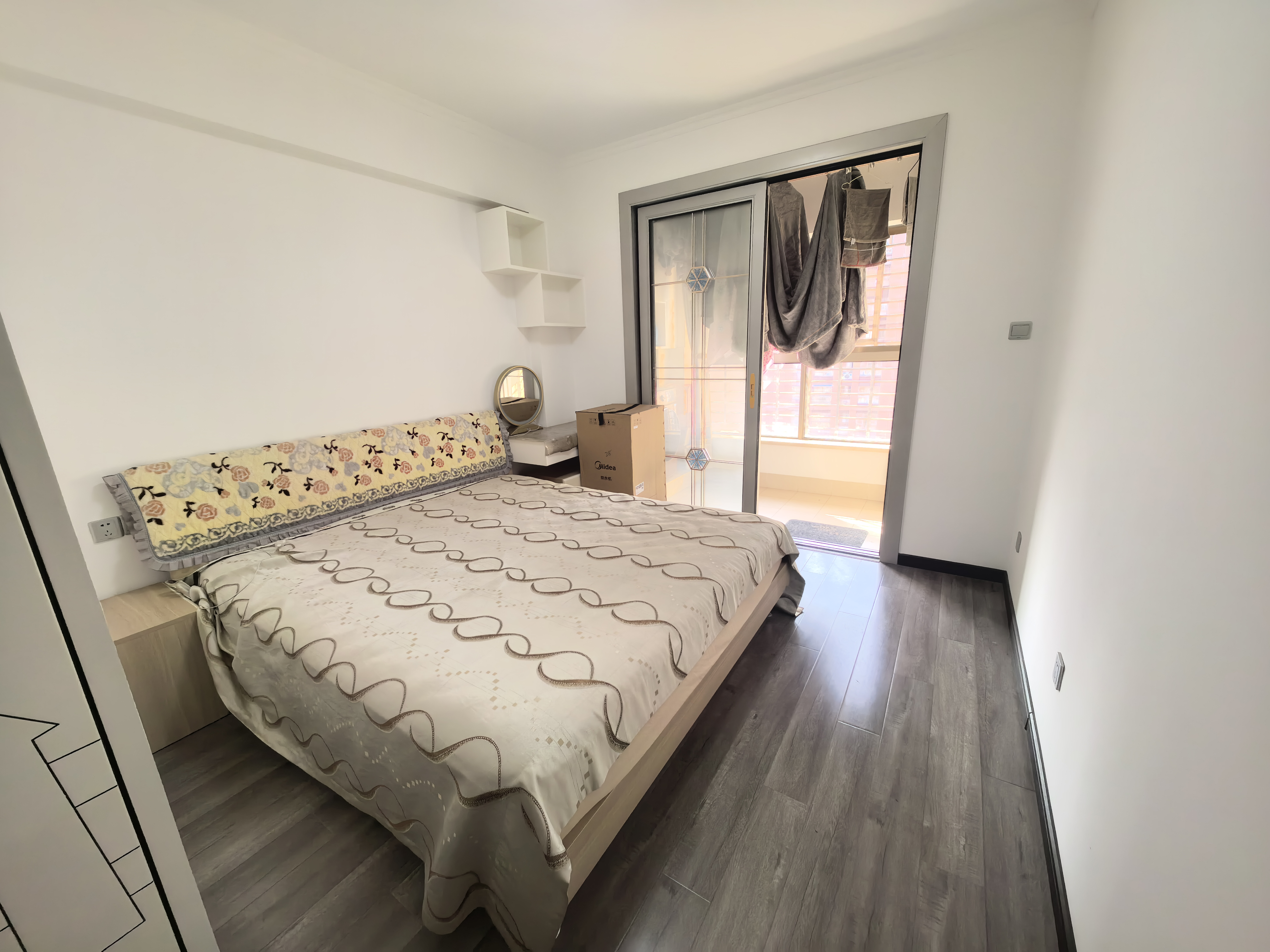 凯风珑城 4室2厅2卫 75.0万 凯风珑城 4室2厅2卫 75.0万室内图