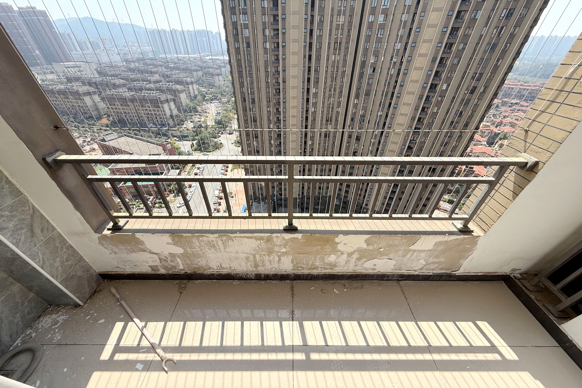 金地三千府（金地湖山樾、金地自在城）  2室2厅1卫   46.00万阳台
