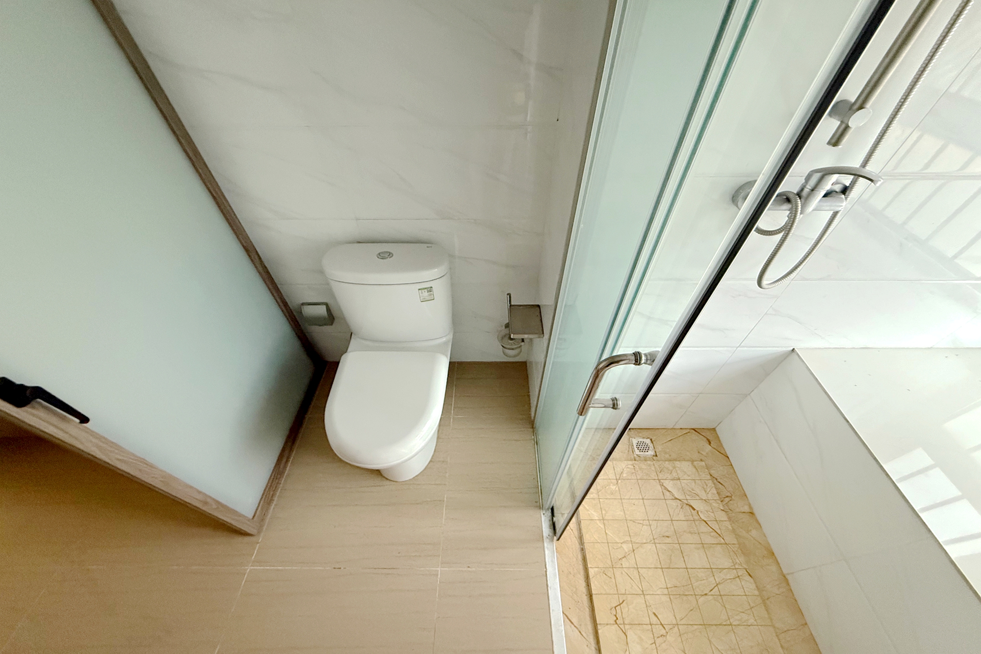 碧桂园高尔夫花园  4室2厅2卫    112.0万 碧桂园高尔夫花园  4室2厅2卫    112.0万卫生间