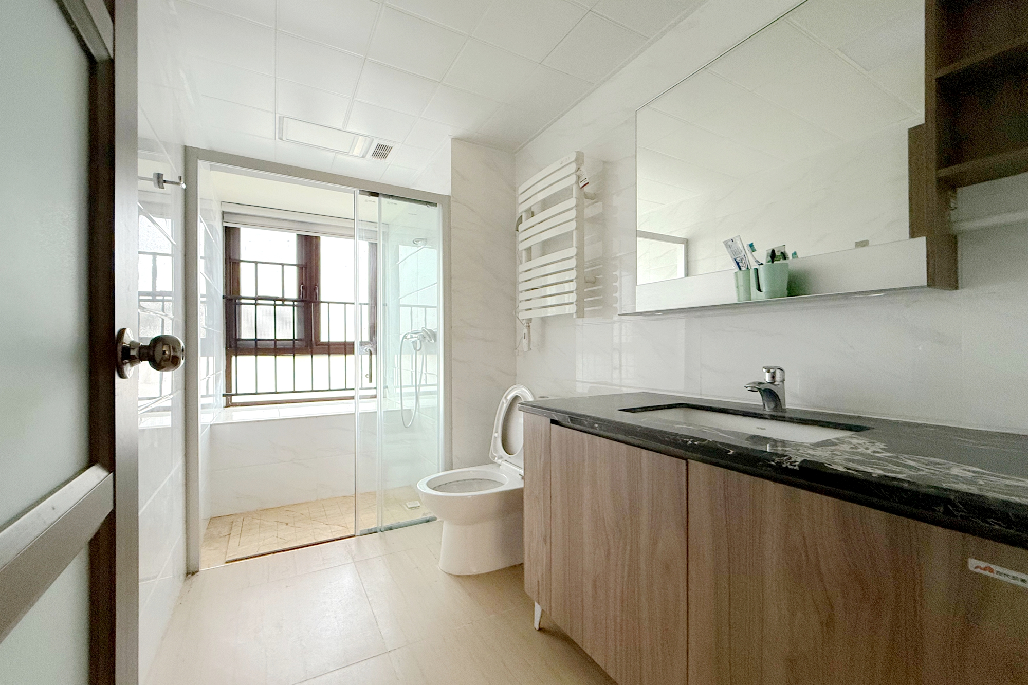 碧桂园高尔夫花园  4室2厅2卫    112.0万 碧桂园高尔夫花园  4室2厅2卫    112.0万卫生间