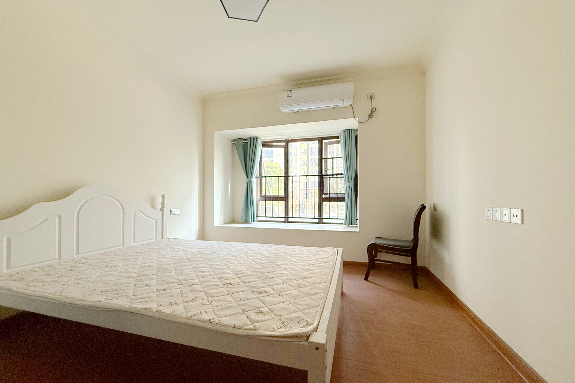 碧桂园高尔夫花园  4室2厅2卫    112.0万 碧桂园高尔夫花园  4室2厅2卫    112.0万卧室