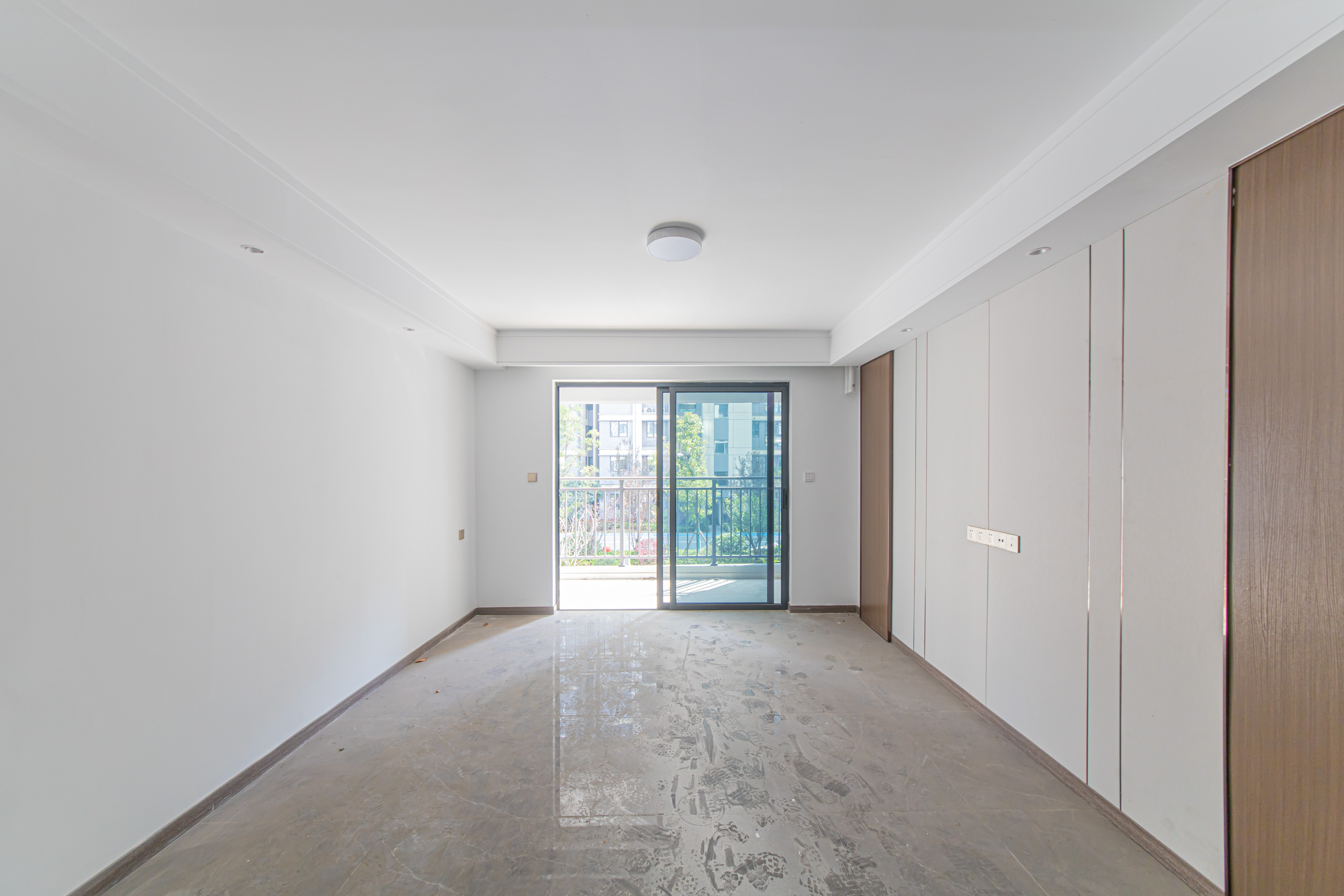 江悦和鸣 3室2厅2卫 195.0万 江悦和鸣 3室2厅2卫 195.0万客厅