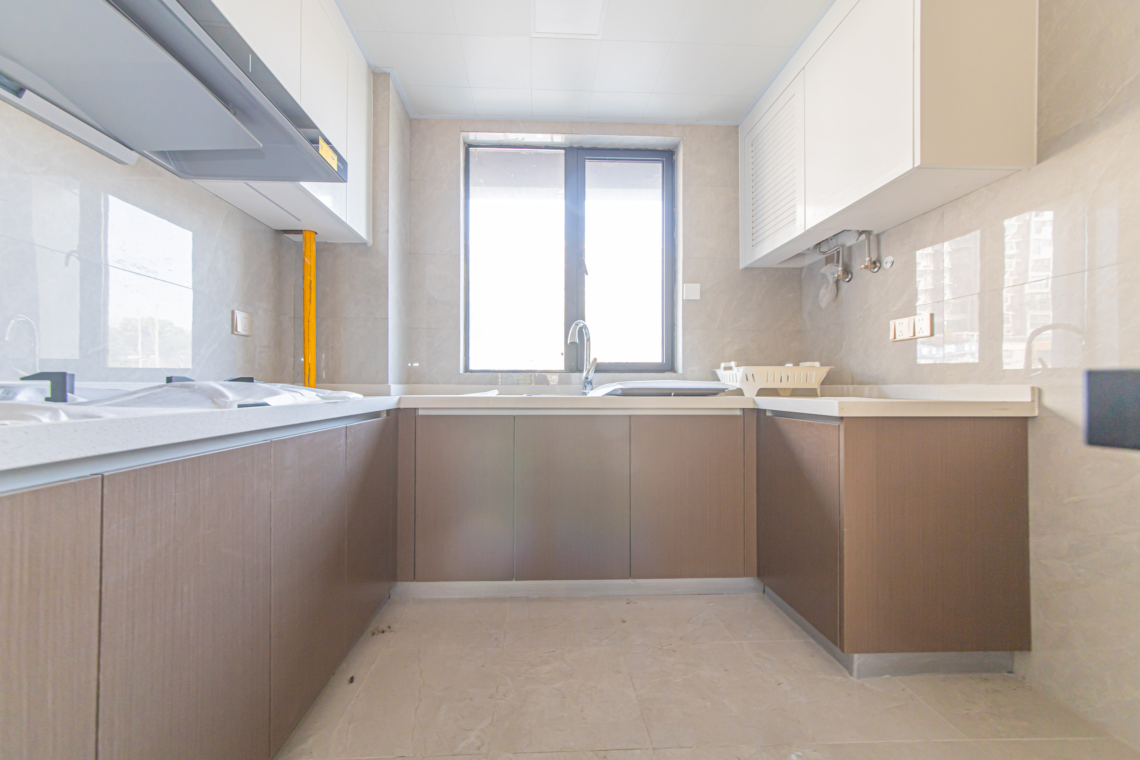 江悦和鸣 3室2厅2卫 195.0万 江悦和鸣 3室2厅2卫 195.0万厨房