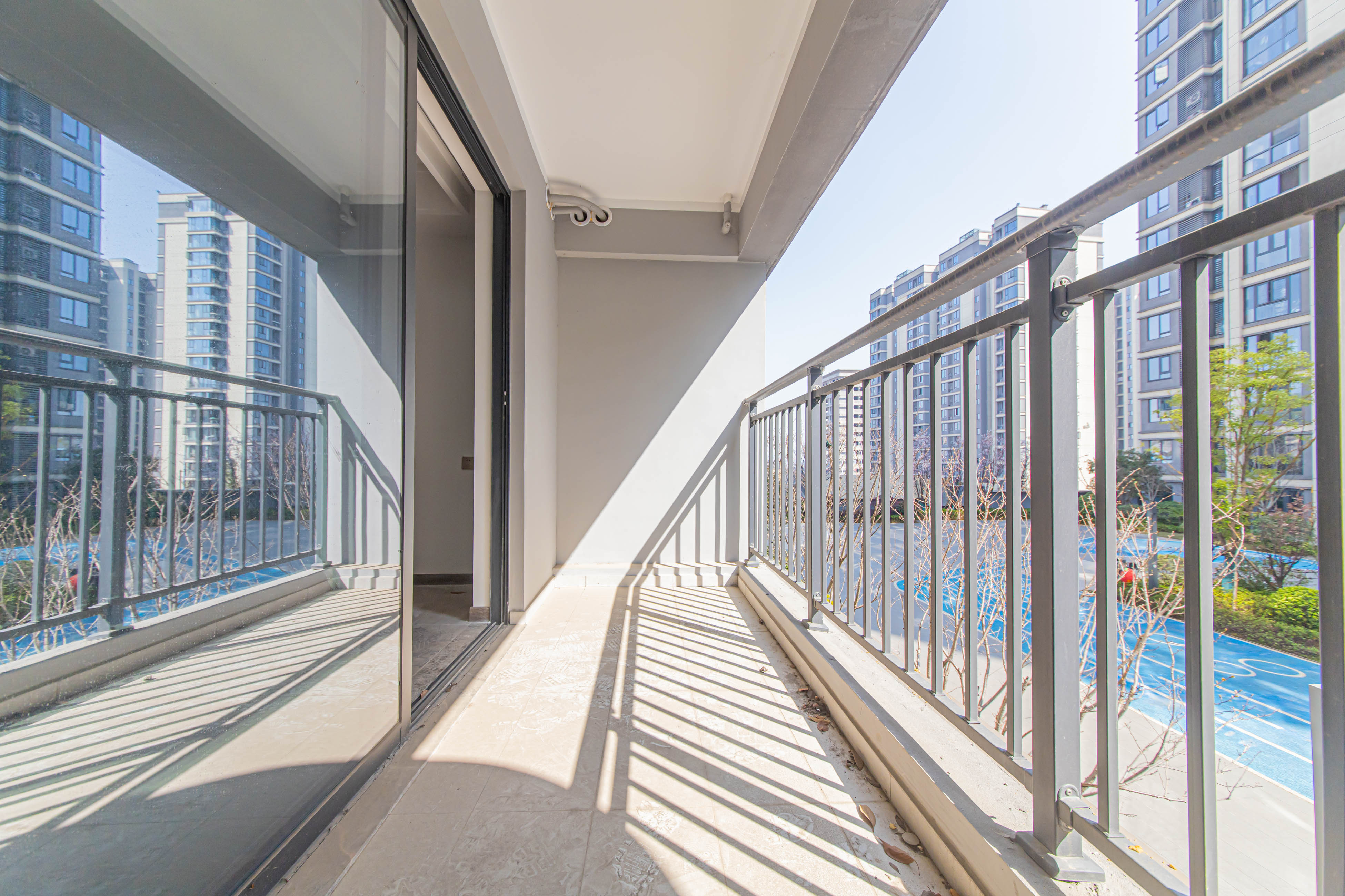 江悦和鸣 3室2厅2卫 195.0万 江悦和鸣 3室2厅2卫 195.0万阳台