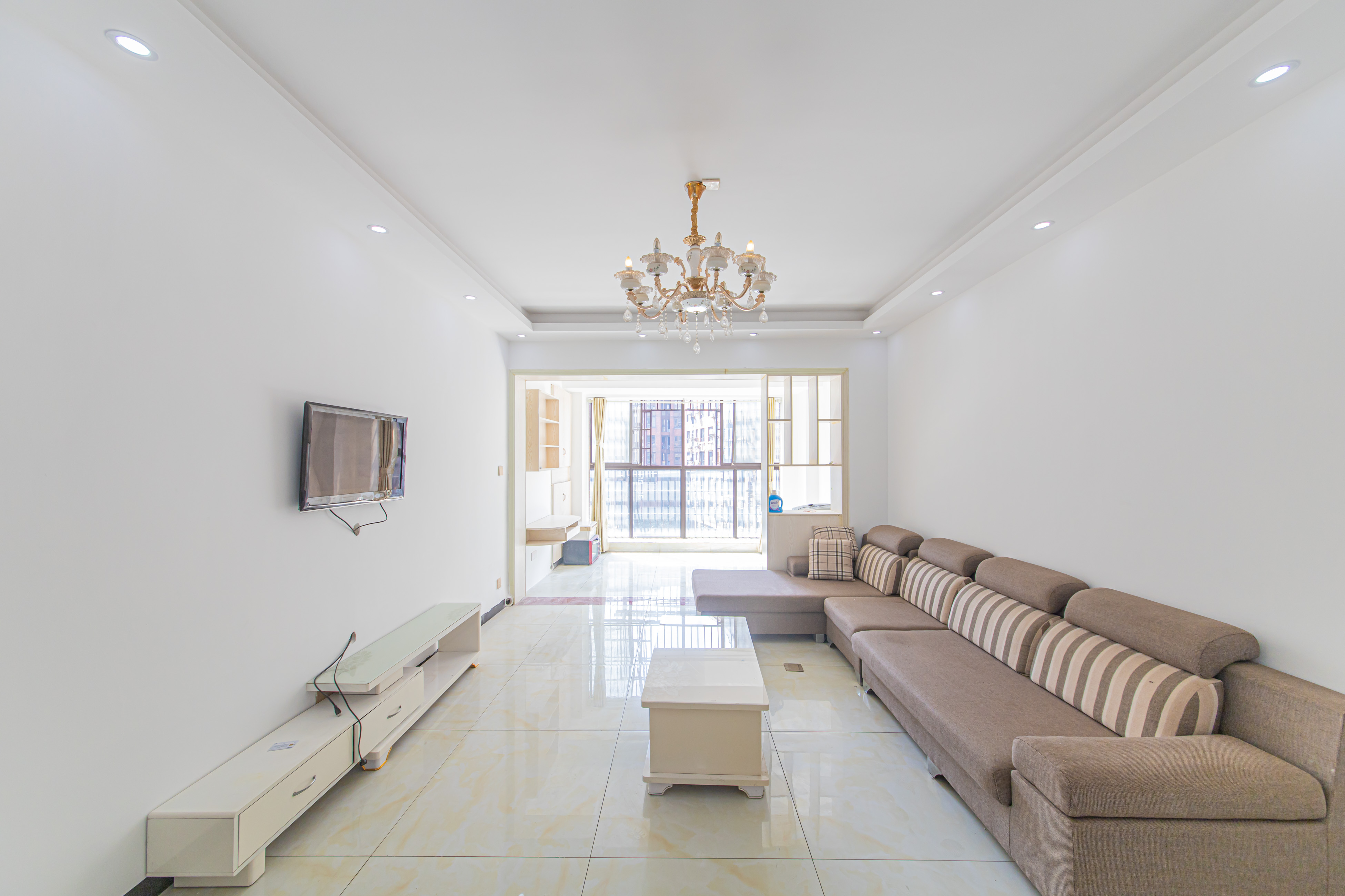 绿地公馆(绿地名邸) 3室2厅2卫 130.0万 绿地公馆(绿地名邸) 3室2厅2卫 130.0万客厅