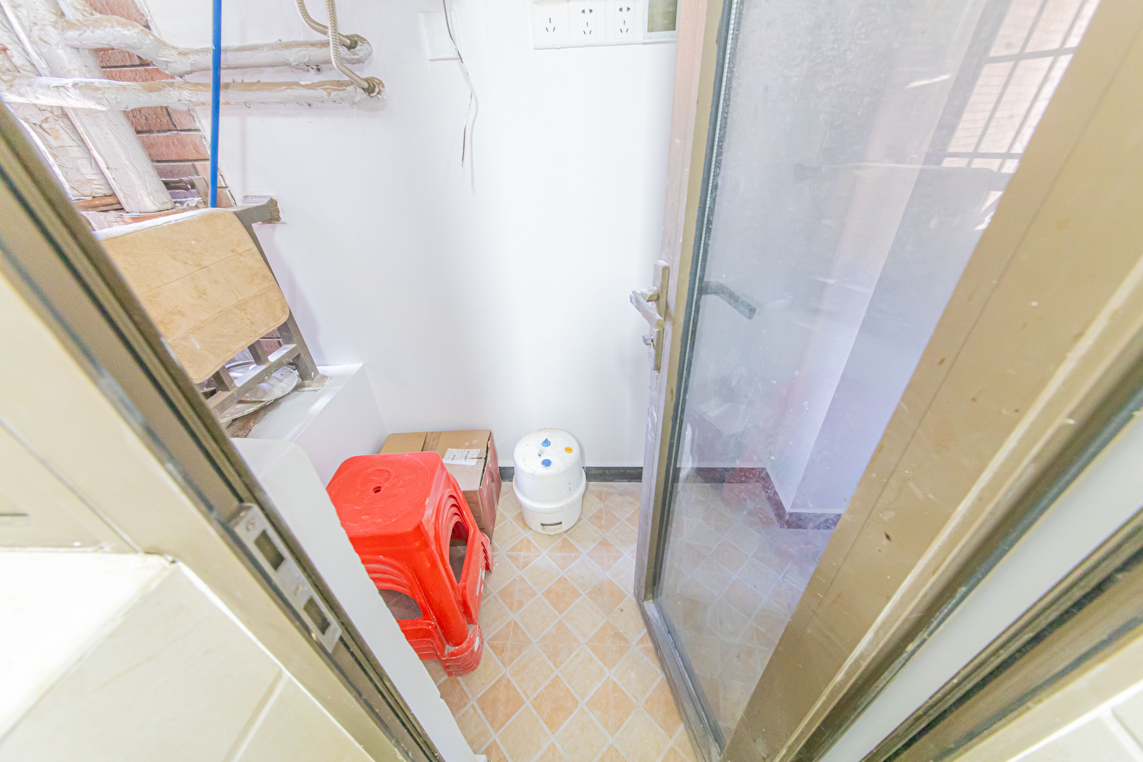 绿地公馆(绿地名邸) 3室2厅2卫 130.0万 绿地公馆(绿地名邸) 3室2厅2卫 130.0万厨房