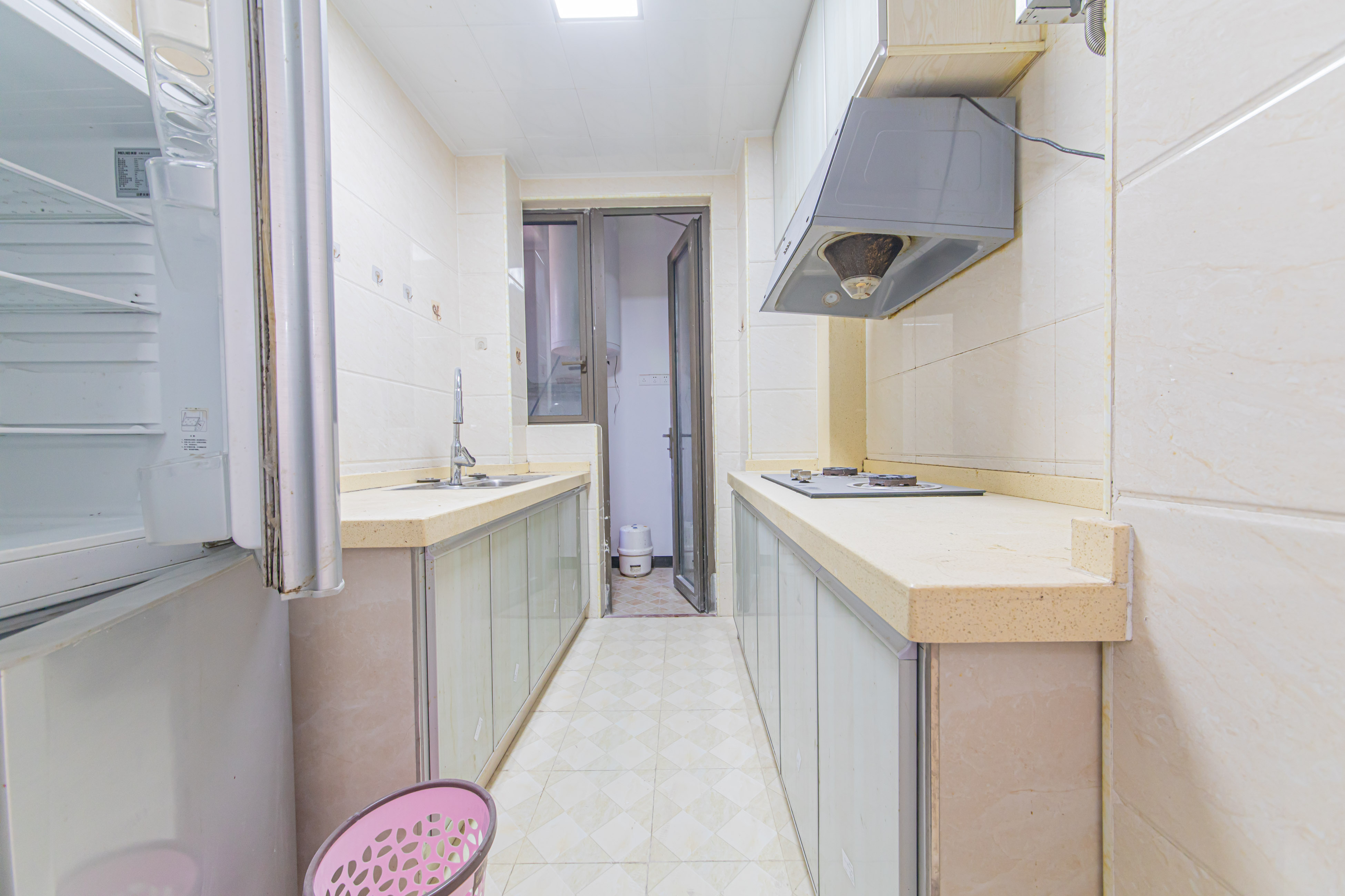 绿地公馆(绿地名邸) 3室2厅2卫 130.0万 绿地公馆(绿地名邸) 3室2厅2卫 130.0万厨房