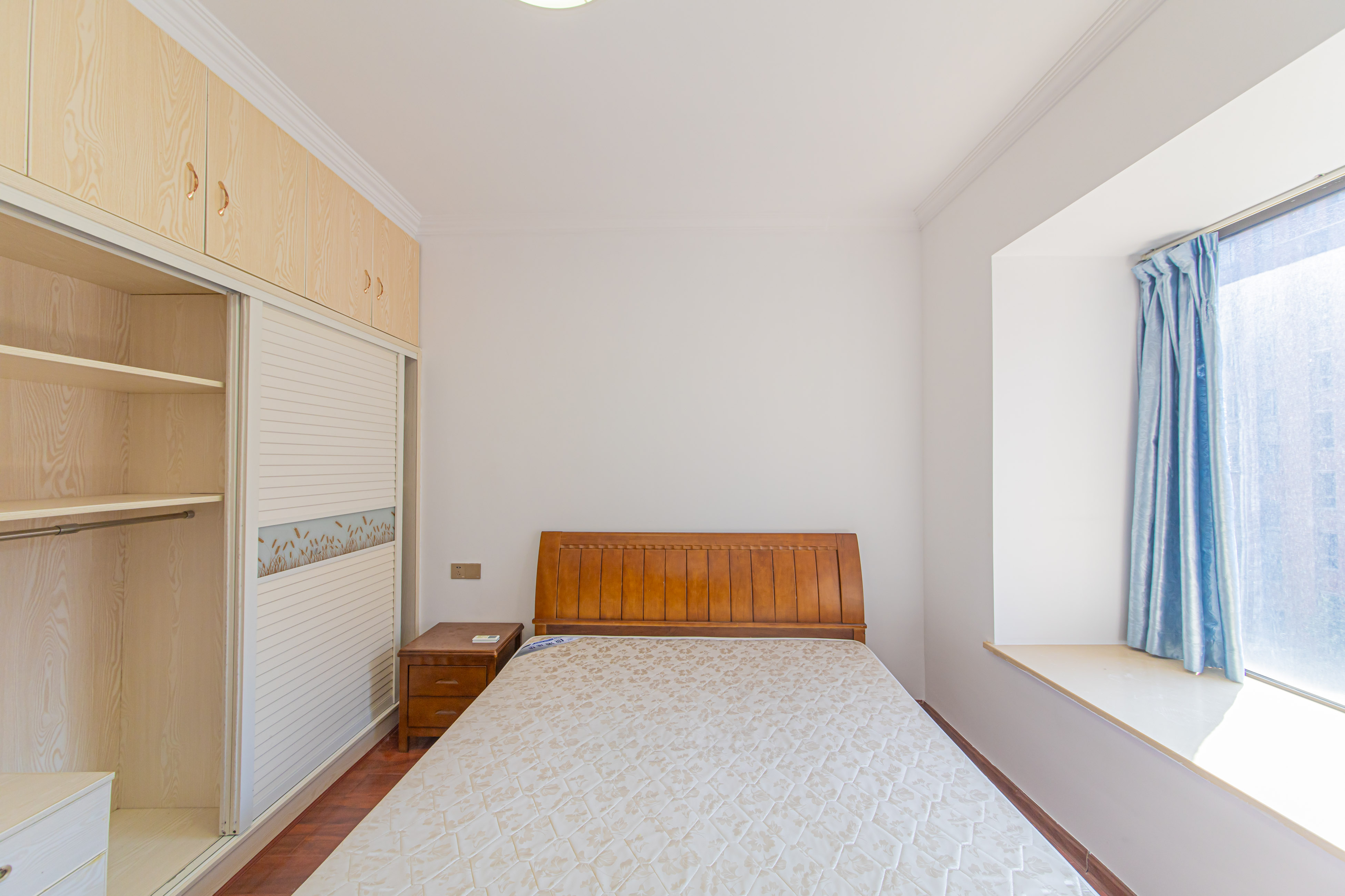 绿地公馆(绿地名邸) 3室2厅2卫 130.0万 绿地公馆(绿地名邸) 3室2厅2卫 130.0万卧室