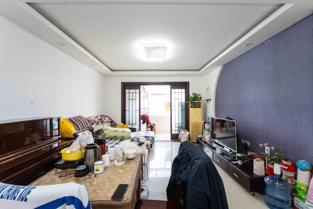 雄踞都市东家  3室2厅2卫   90.00万