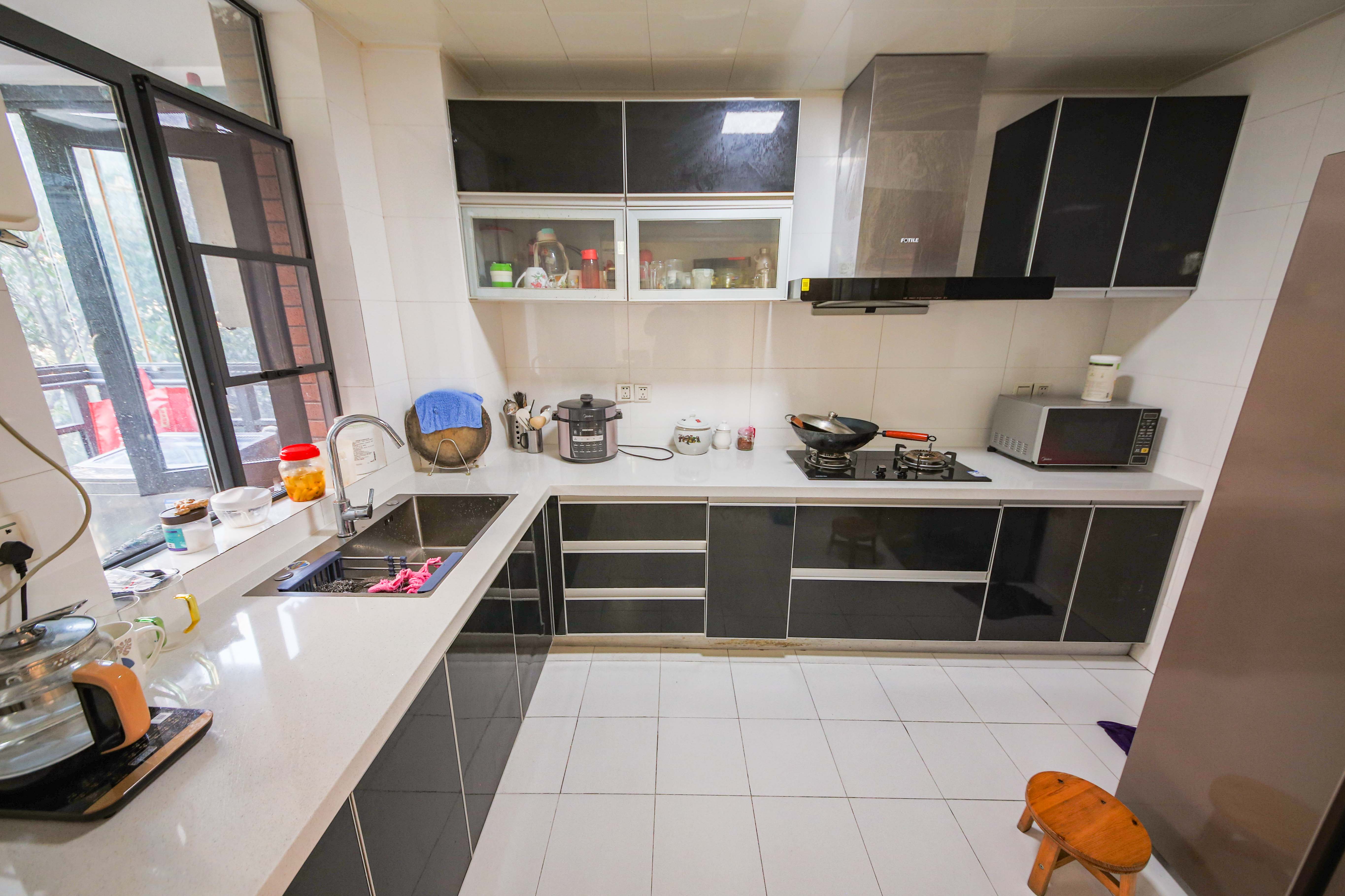 奥林匹克花园 3室2厅2卫 118.0万 奥林匹克花园 3室2厅2卫 118.0万厨房