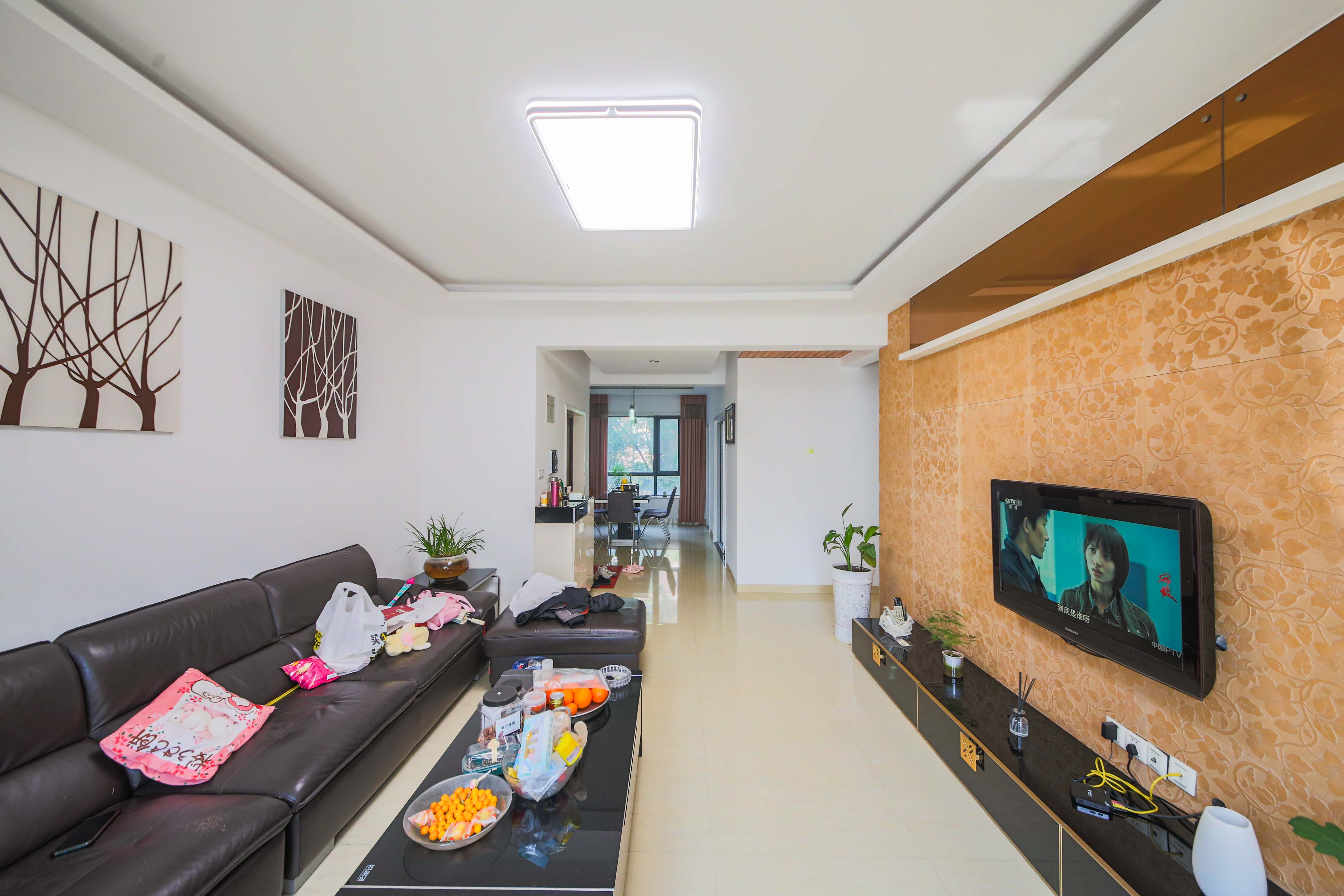 奥林匹克花园 3室2厅2卫 118.0万 奥林匹克花园 3室2厅2卫 118.0万客厅