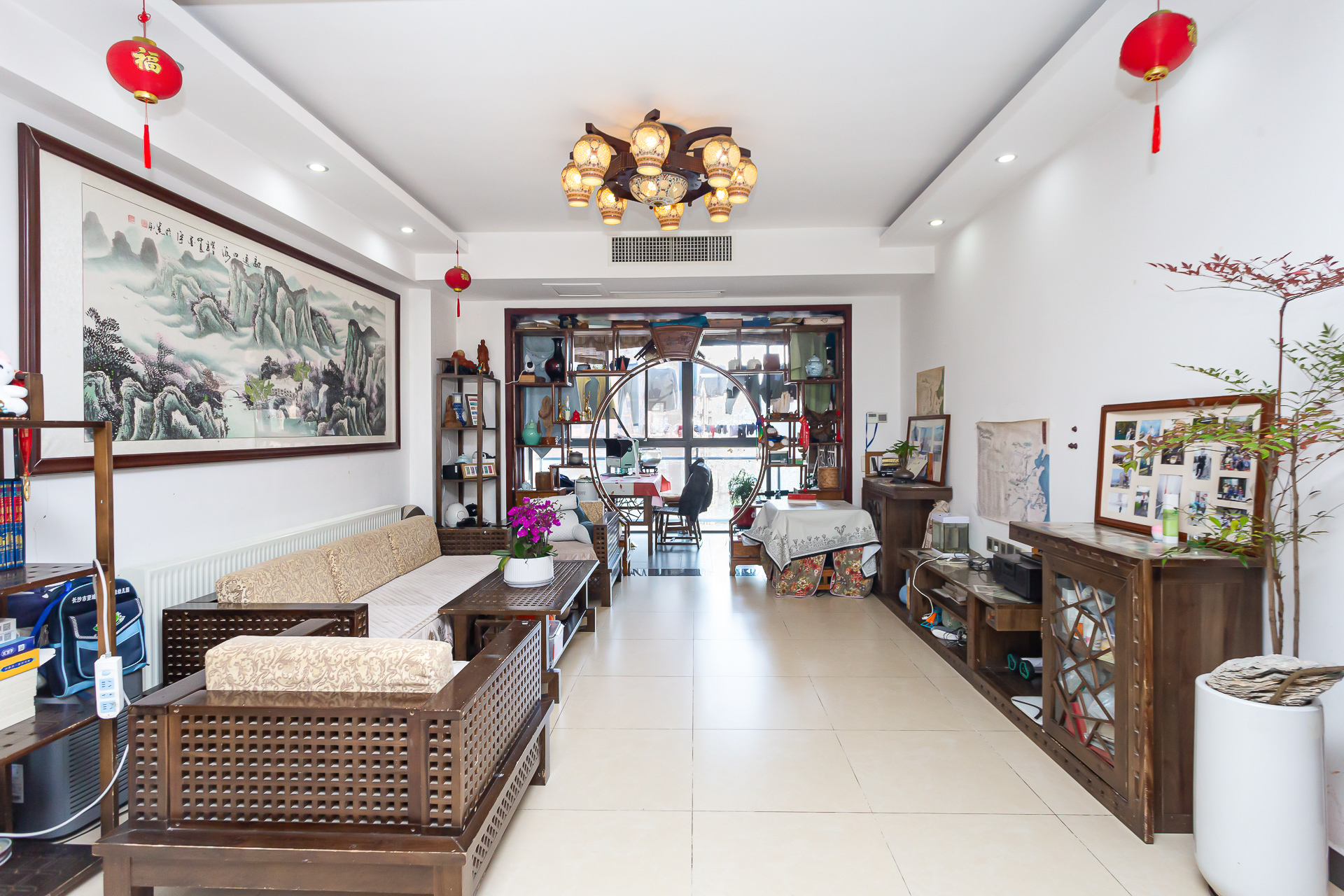 珠江东方明珠(新地东方明珠)一二期 3室2厅2卫 96.0万 珠江东方明珠(新地东方明珠)一二期 3室2厅2卫 96.0万客厅