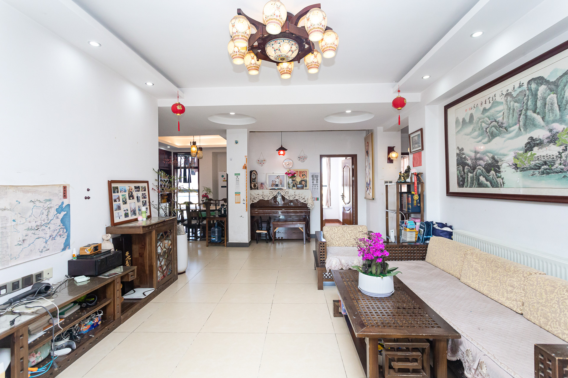 珠江东方明珠(新地东方明珠)一二期 3室2厅2卫 96.0万 珠江东方明珠(新地东方明珠)一二期 3室2厅2卫 96.0万客厅