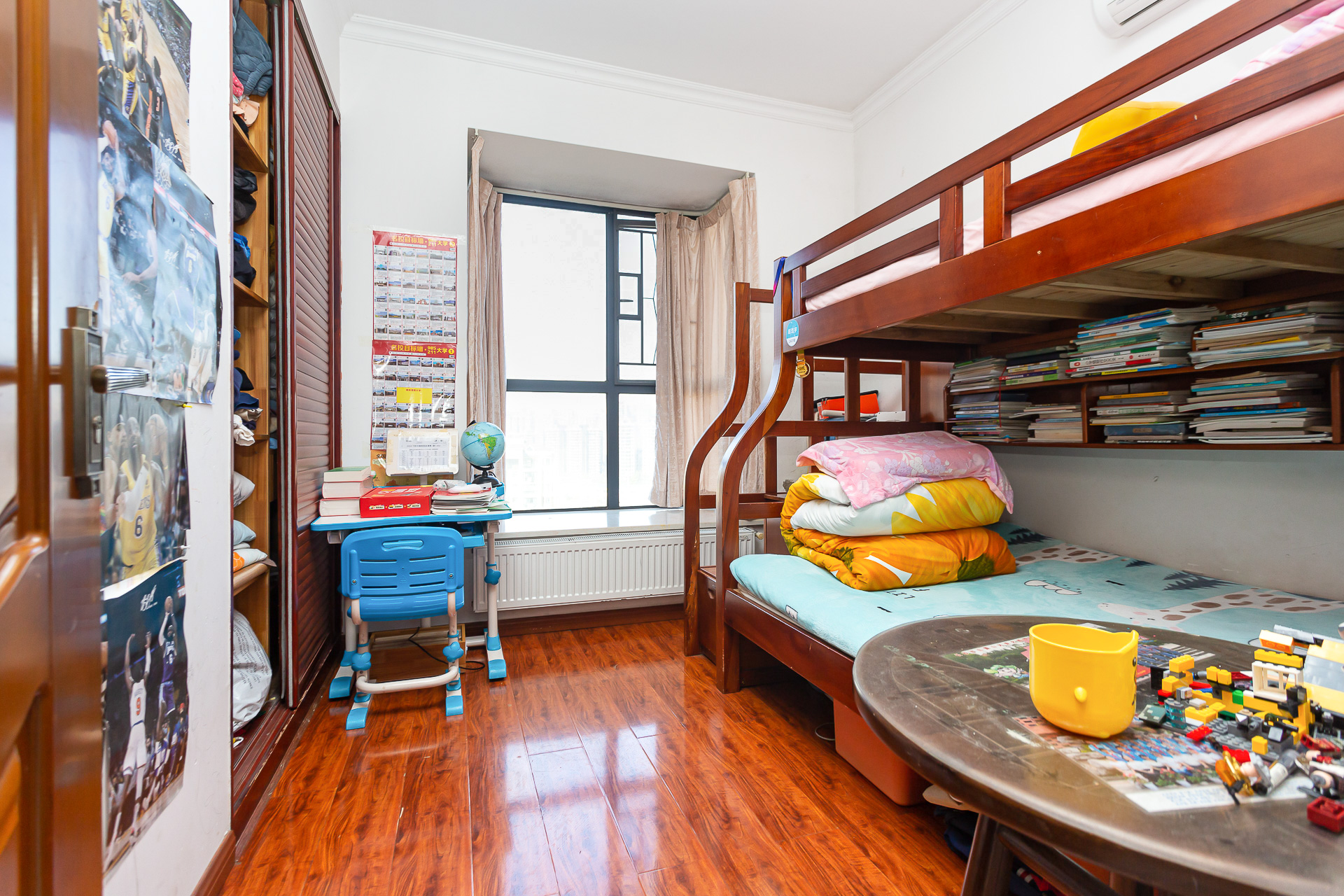 珠江东方明珠(新地东方明珠)一二期 3室2厅2卫 96.0万 珠江东方明珠(新地东方明珠)一二期 3室2厅2卫 96.0万卧室