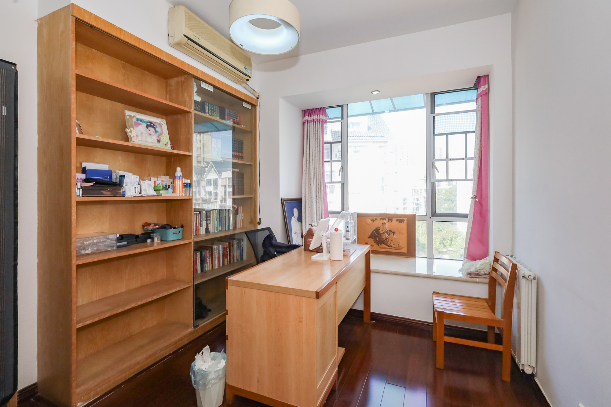 八方小区D区 4室2厅2卫 465.0万 八方小区D区 4室2厅2卫 465.0万卧室