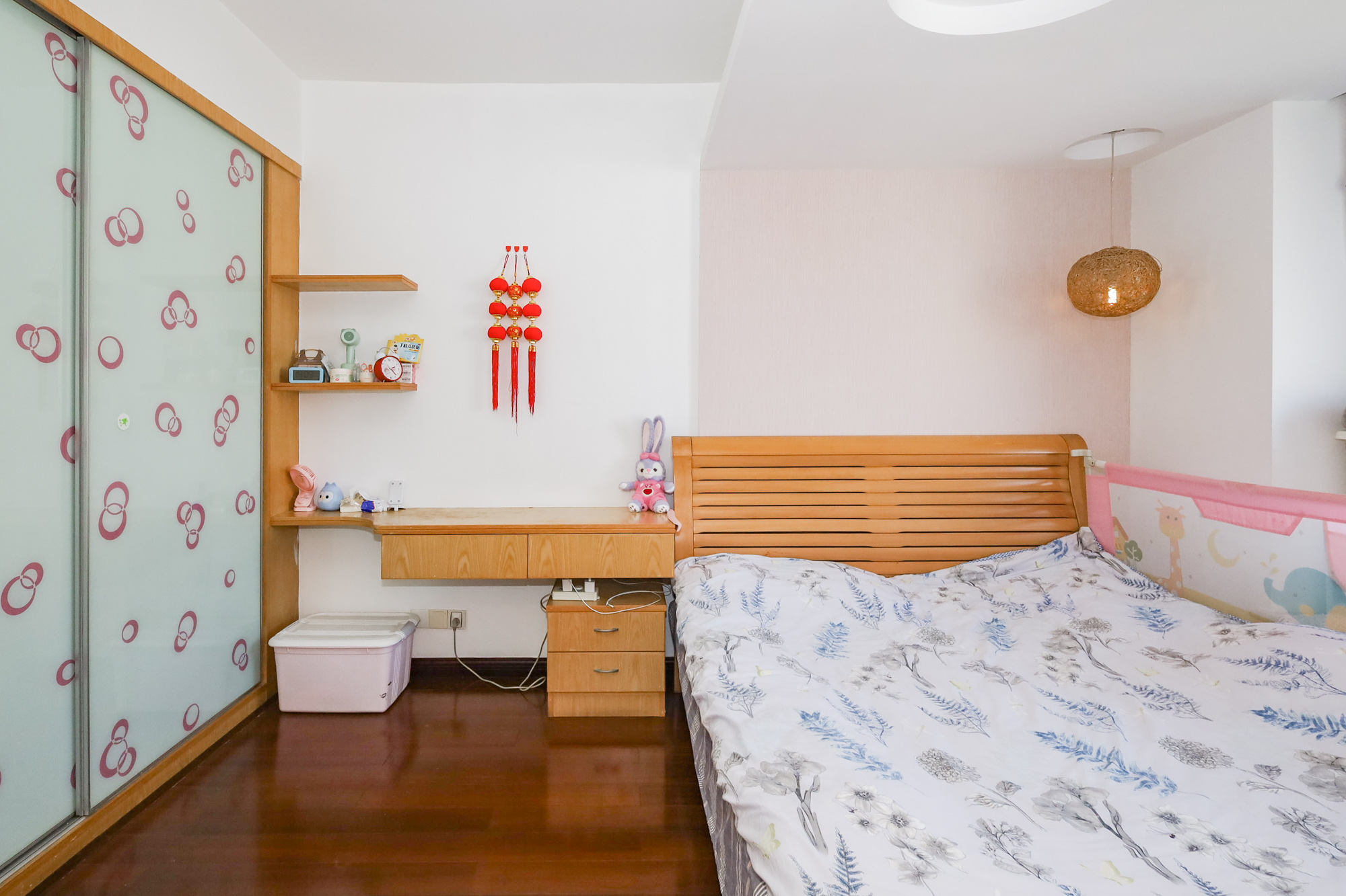 八方小区D区 4室2厅2卫 465.0万 八方小区D区 4室2厅2卫 465.0万卧室