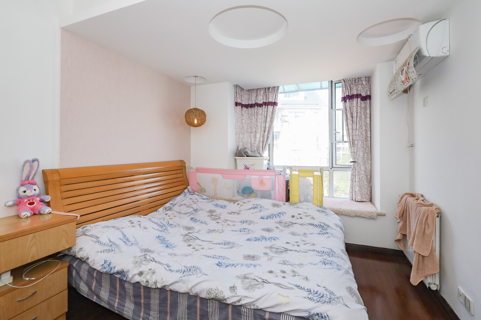 八方小区D区 4室2厅2卫 465.0万 八方小区D区 4室2厅2卫 465.0万卧室