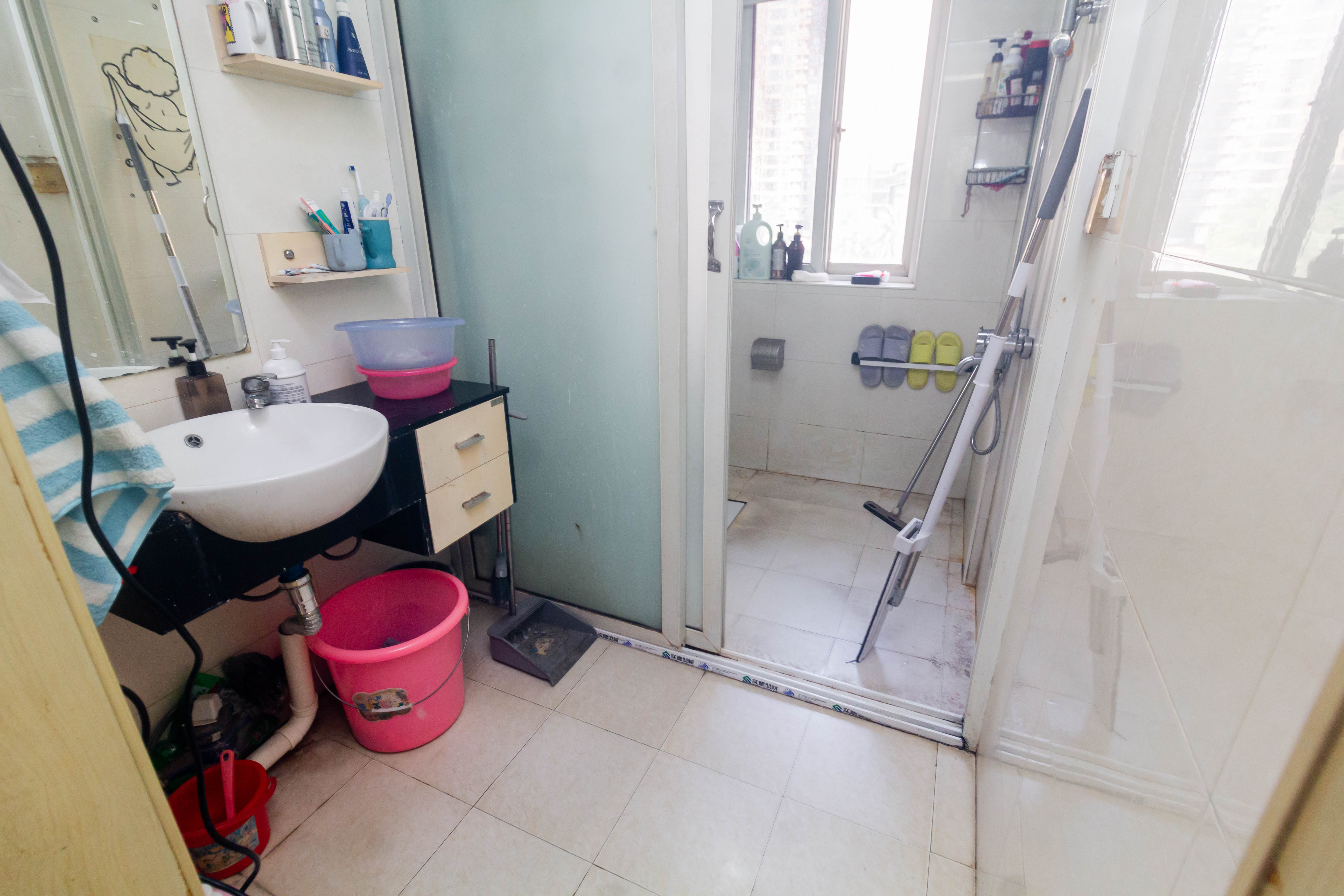 博雅湘水湾 3室1厅1卫 45.0万 博雅湘水湾 3室1厅1卫 45.0万卫生间