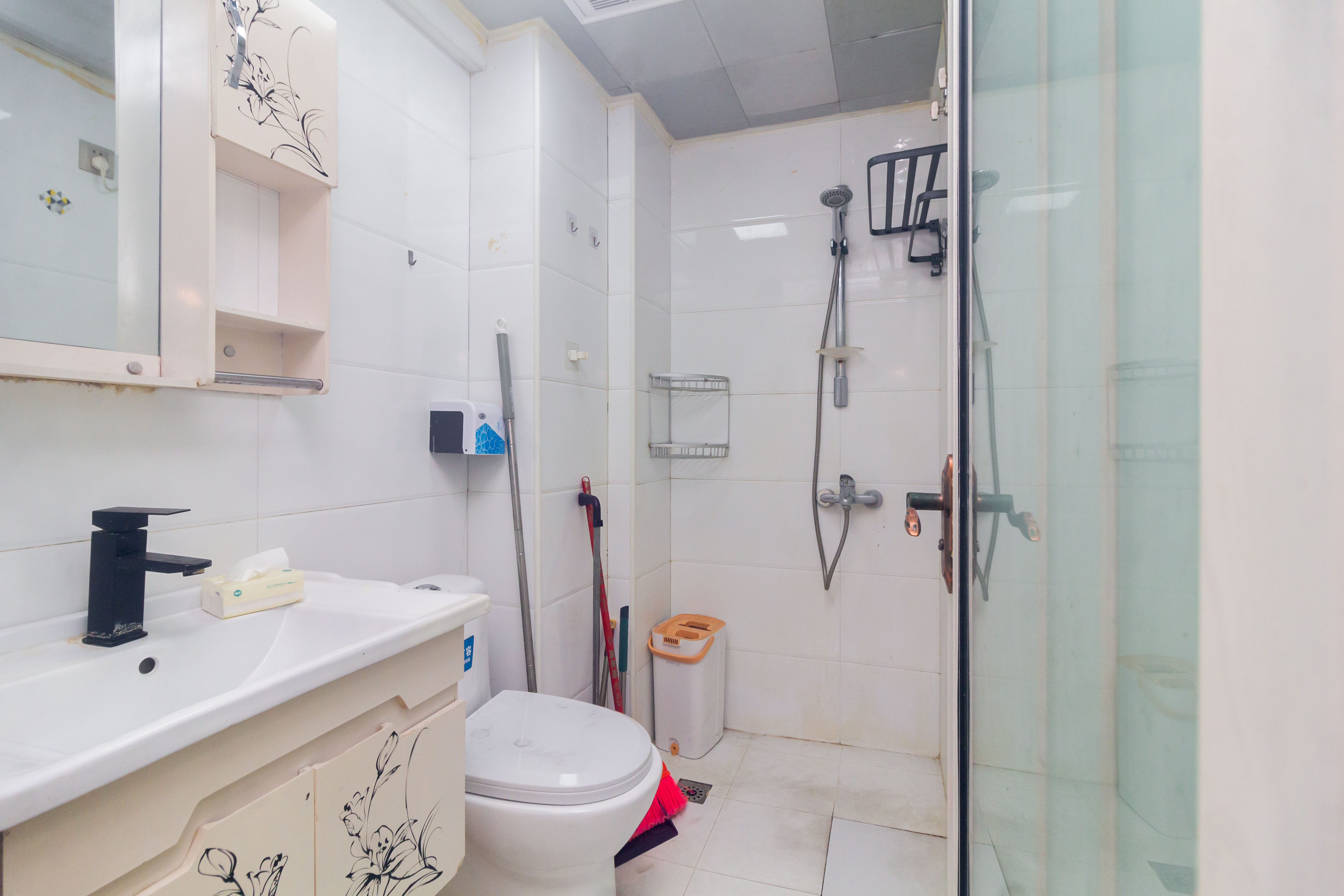 新远时代 1室1厅1卫 18.0万 新远时代 1室1厅1卫 18.0万卫生间