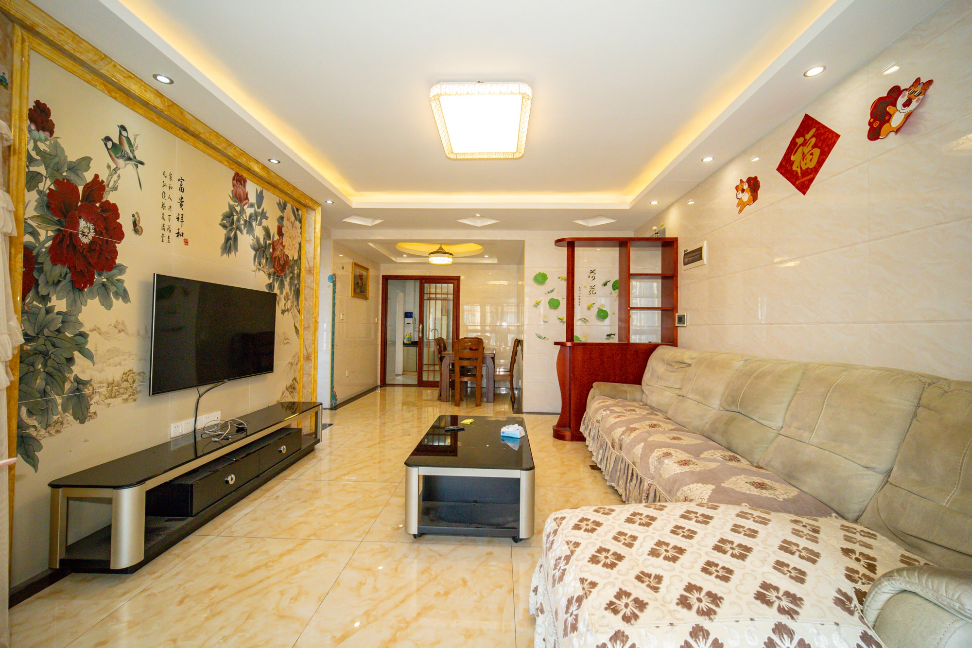 长龙湾 4室2厅2卫 74.5万 长龙湾 4室2厅2卫 74.5万客厅